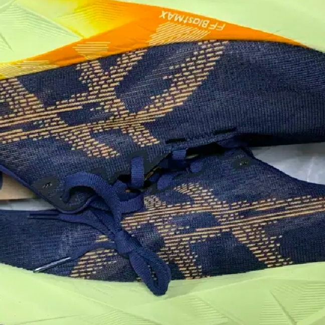 Asics Novablast 5 Indigo Blue Amber 착용 스타일