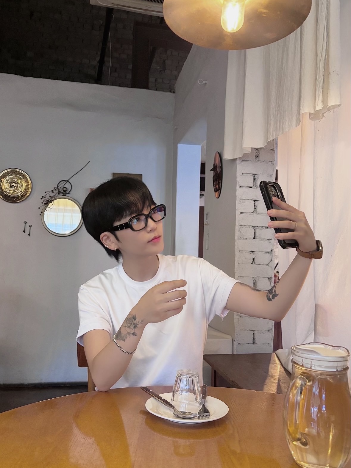 Gentle Monster x Maison Margiela MM207 Black Gray 착용 스타일 - 1