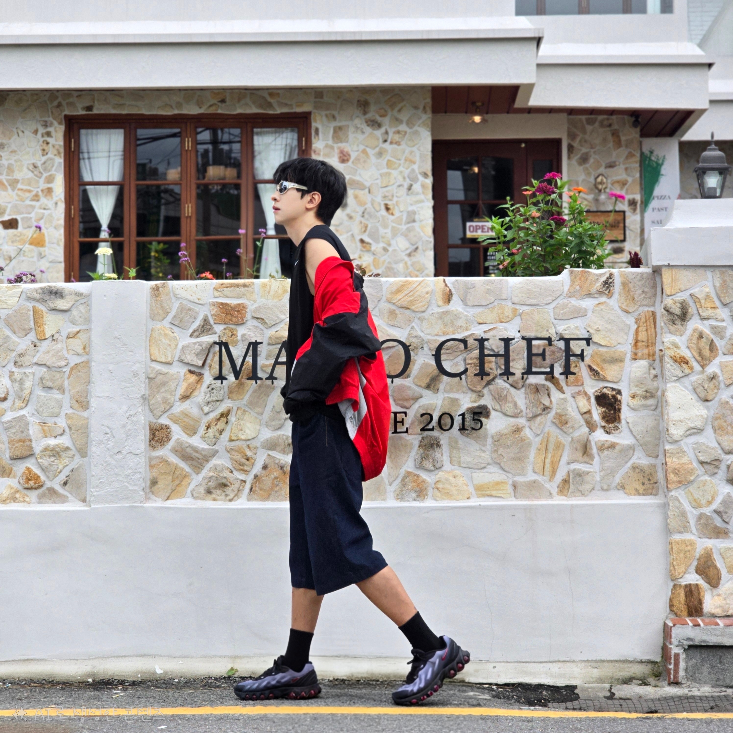 Nike Club Oversized Woven Track Jacket University Red Black - Asia, Nike Dri-Fit Legend Sleeveless Fitness T-Shirt Black - Asia 착용 스타일 - 2