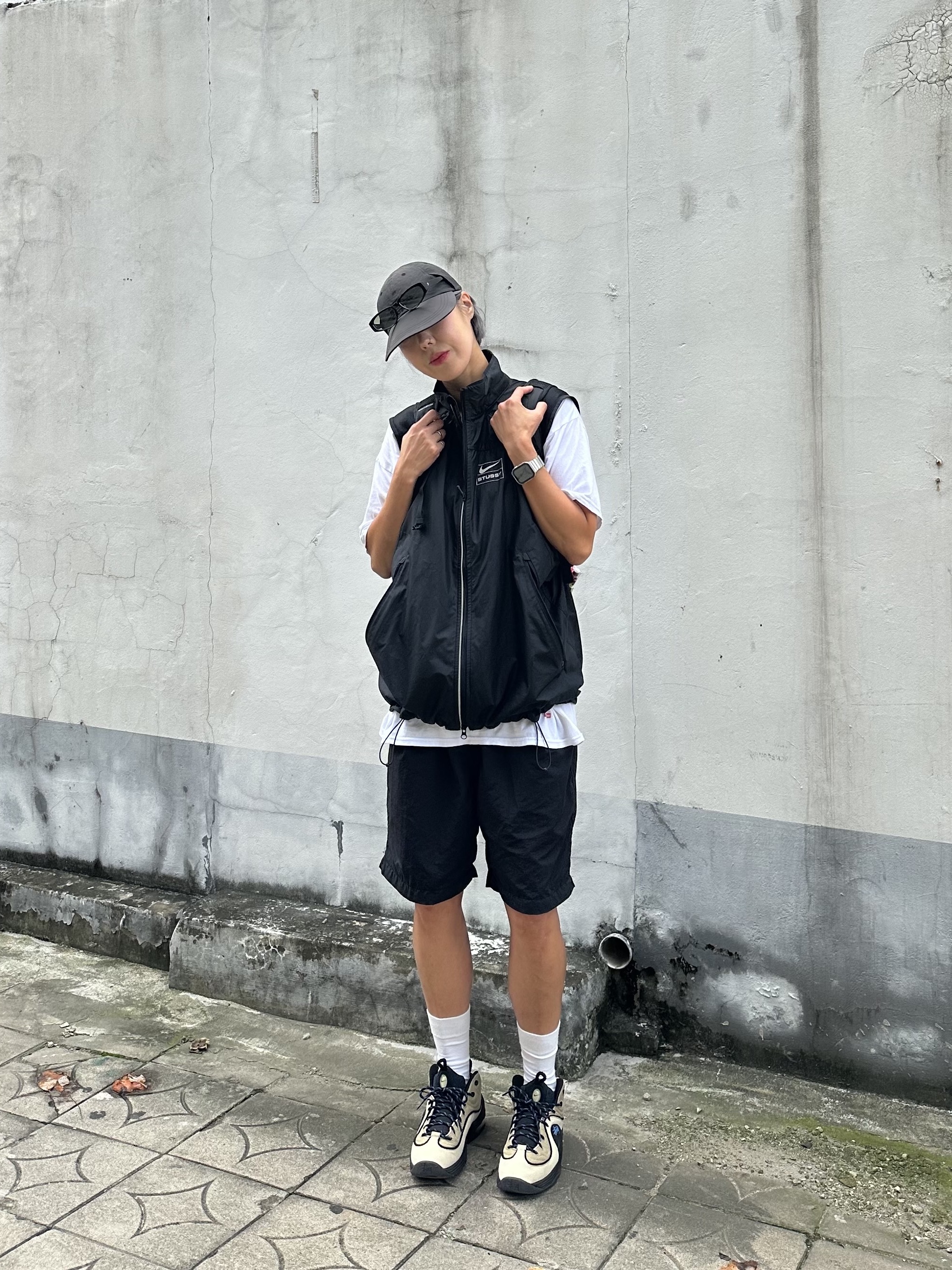 Nike x Stussy NRG FL Storm-Fit Jacket Black (DO5304-010), Nike x Stussy NRG FL Storm-Fit Jacket Black (DO5305-010) 착용 스타일 - 1
