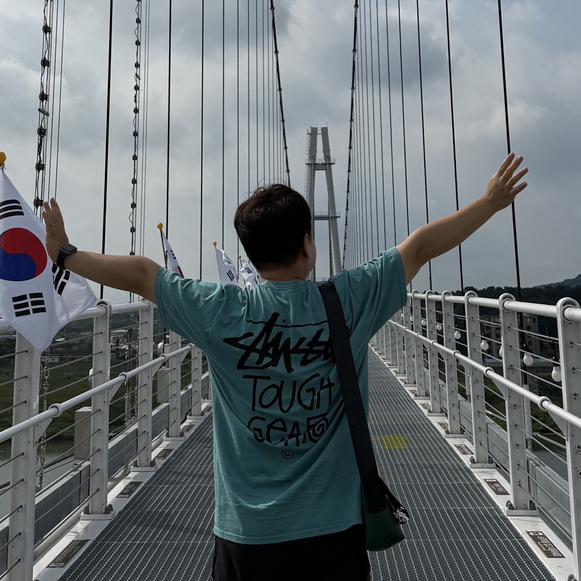 Stussy Tough Gear T-Shirt Ocean 착용 스타일