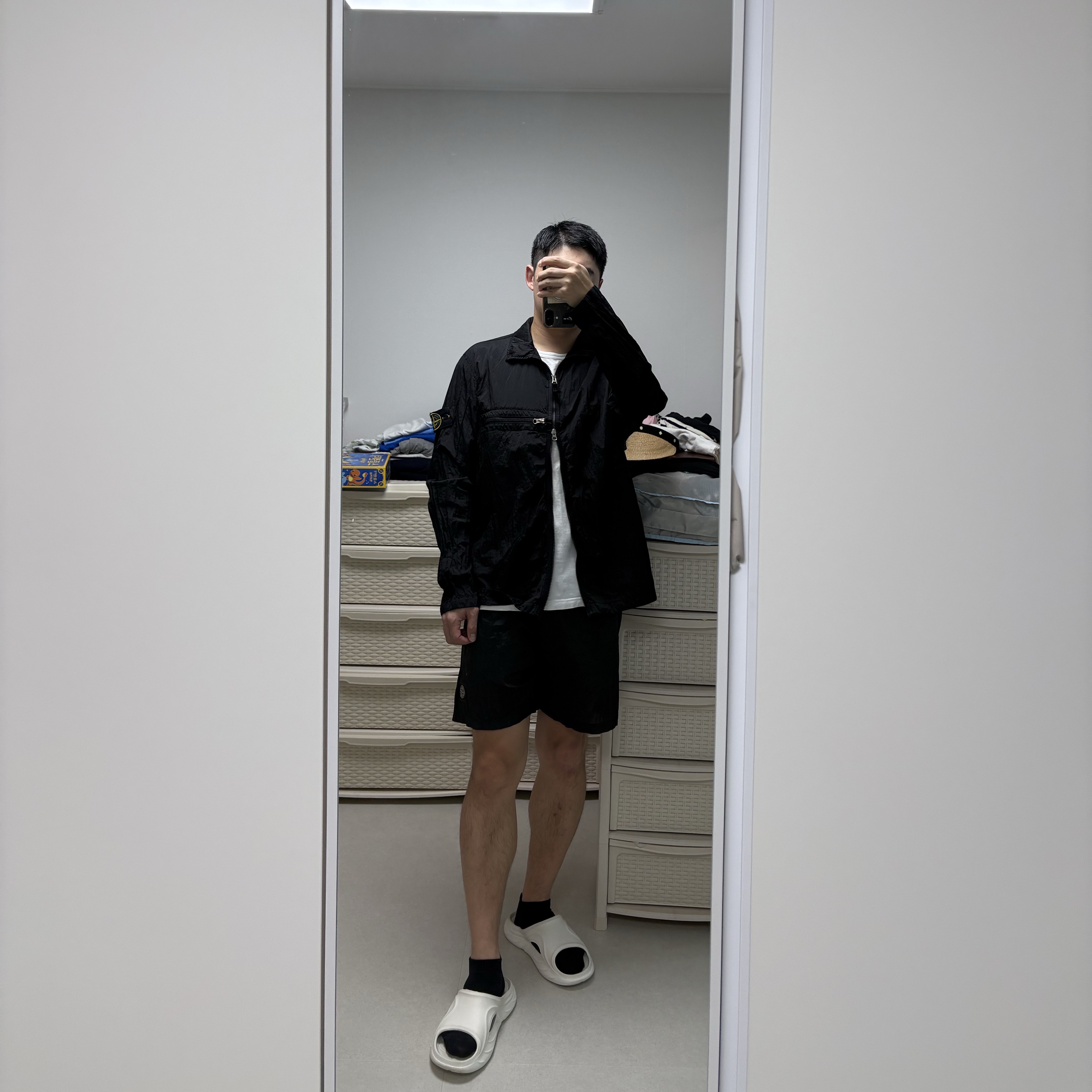 Stone Island 10919 Nylon Metal in Econyl Regenerated Nylon Overshirt Black -23SS, Stone Island B0943 Nylon Metal Swimming Trunk Black - 24SS 착용 스타일