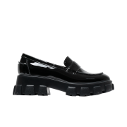 PENNY PLATE Women Loafer Glossy Heart High