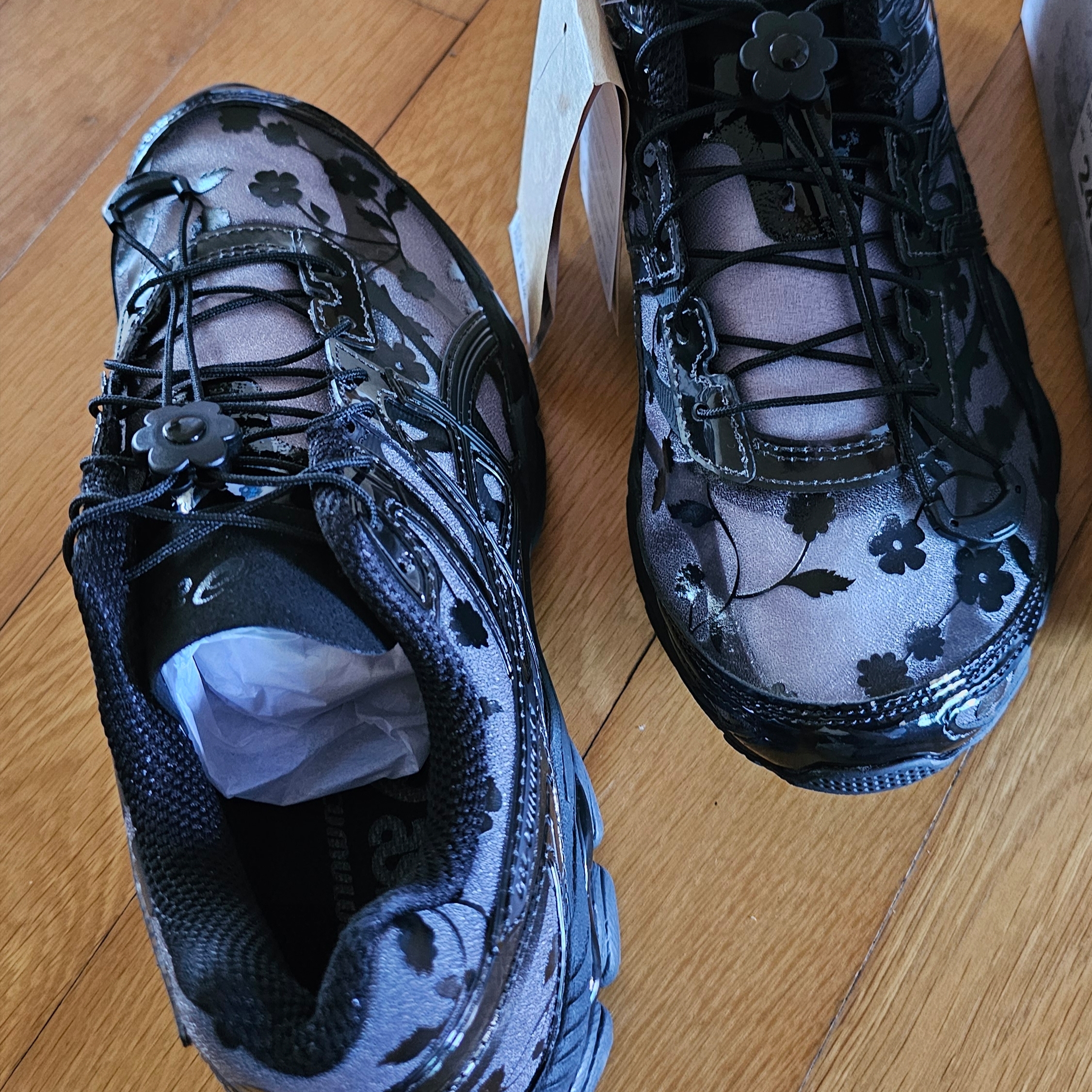 Asics x Cecilie Bahnsen Gel-Cumulus 16 Black 착용 스타일
