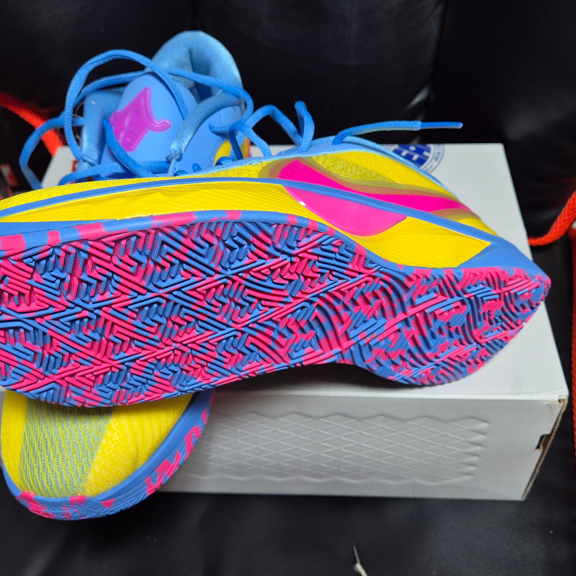 Nike Giannis Freak 6 Candy Funhouse EP University Blue Lightning 착용 스타일 - 2