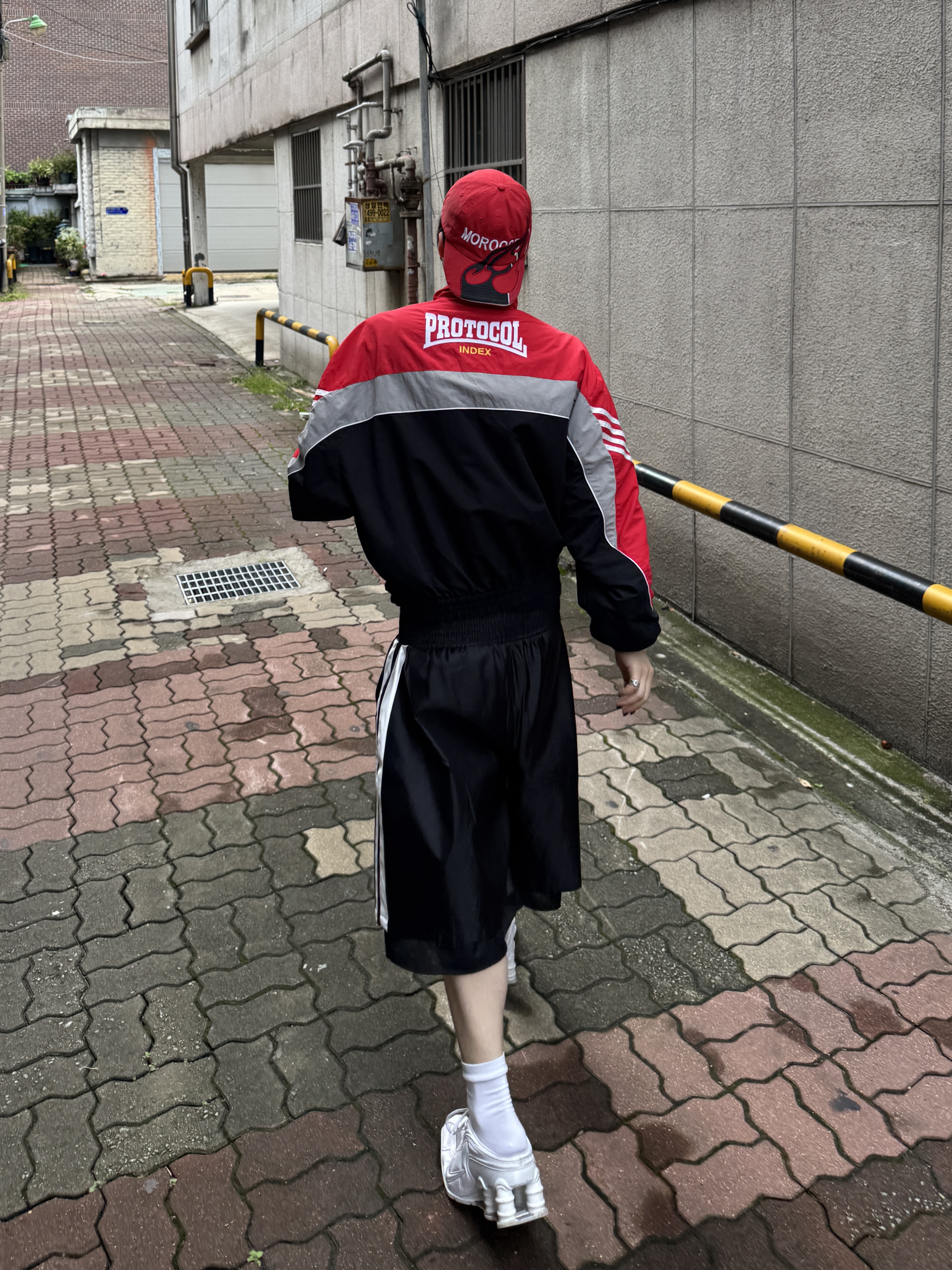 Protocol Index Sports Track Jacket Red, Project G/R Boxing Shorts Black 착용 스타일 - 2