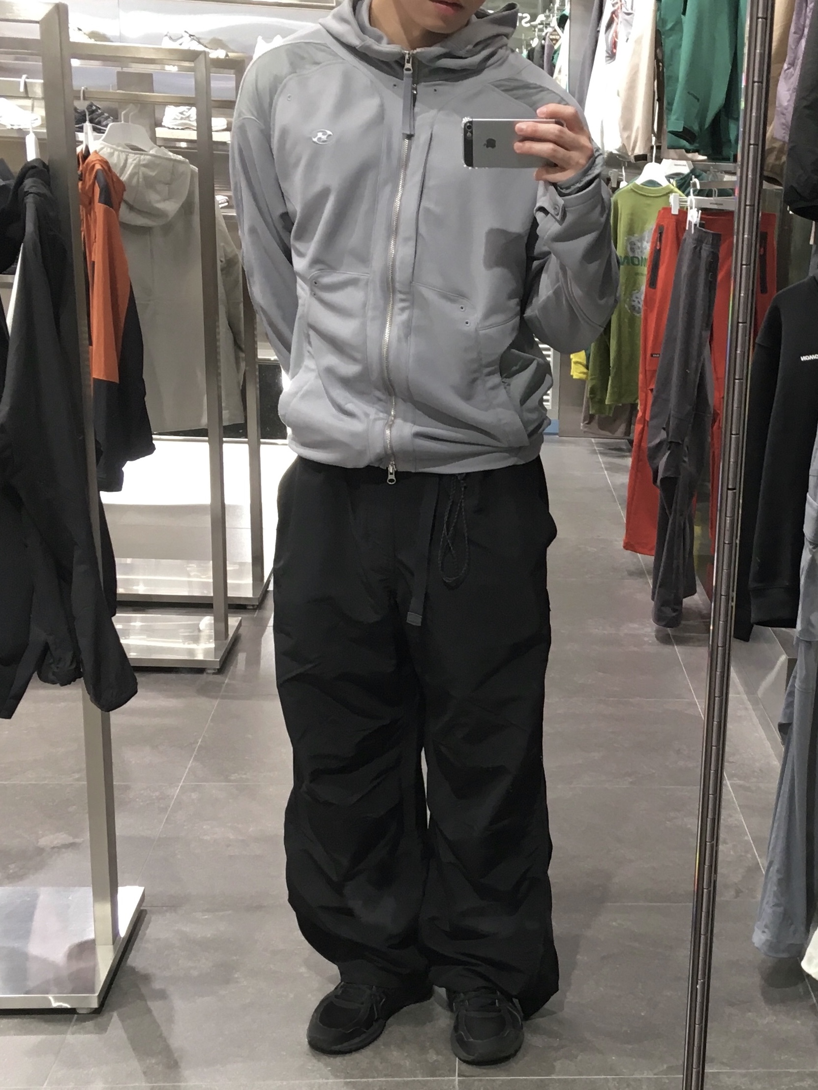 Asics Jog 100 2 Black, Sansan Gear Dual-Shade Jacket Grey - 25SS 착용 스타일