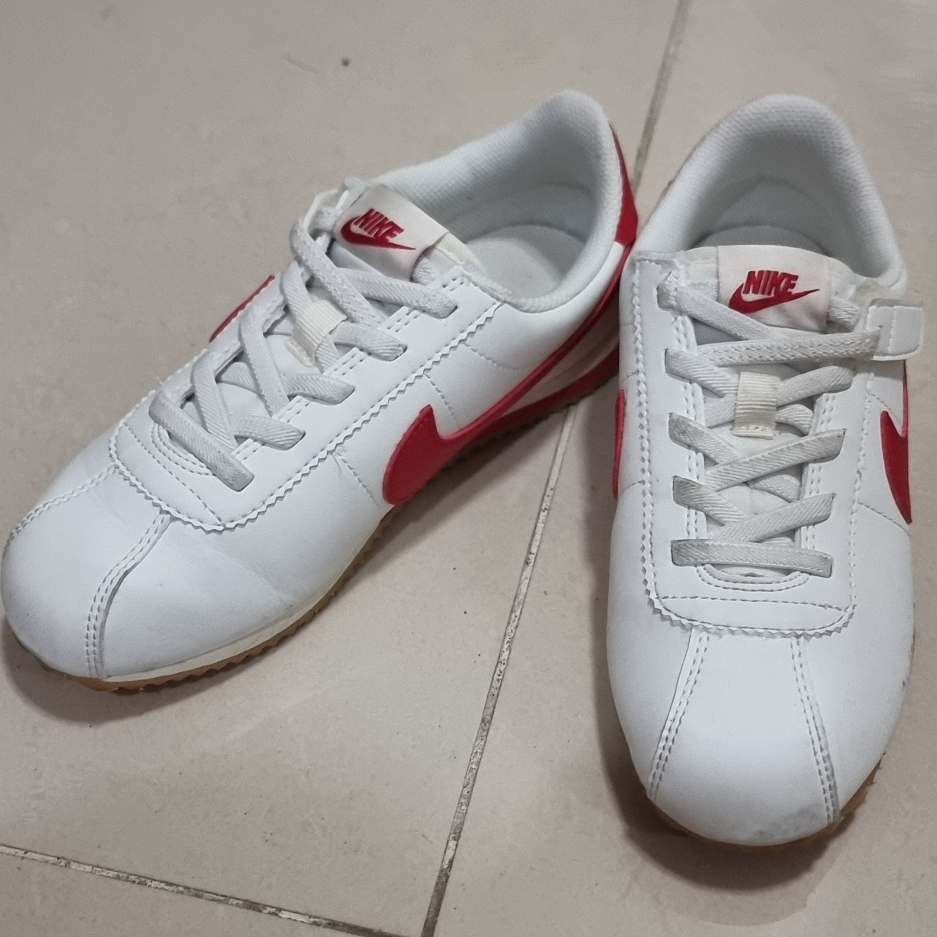 (PS) Nike Cortez EasyOn Sail Gum Yellow 착용 스타일