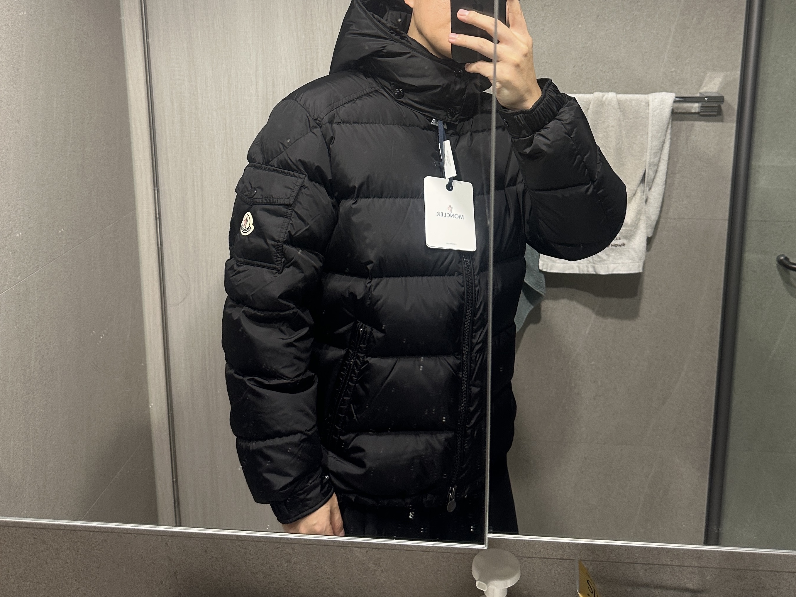 Moncler Maya Hooded Short Down Jacket Black - 25FW 착용 스타일