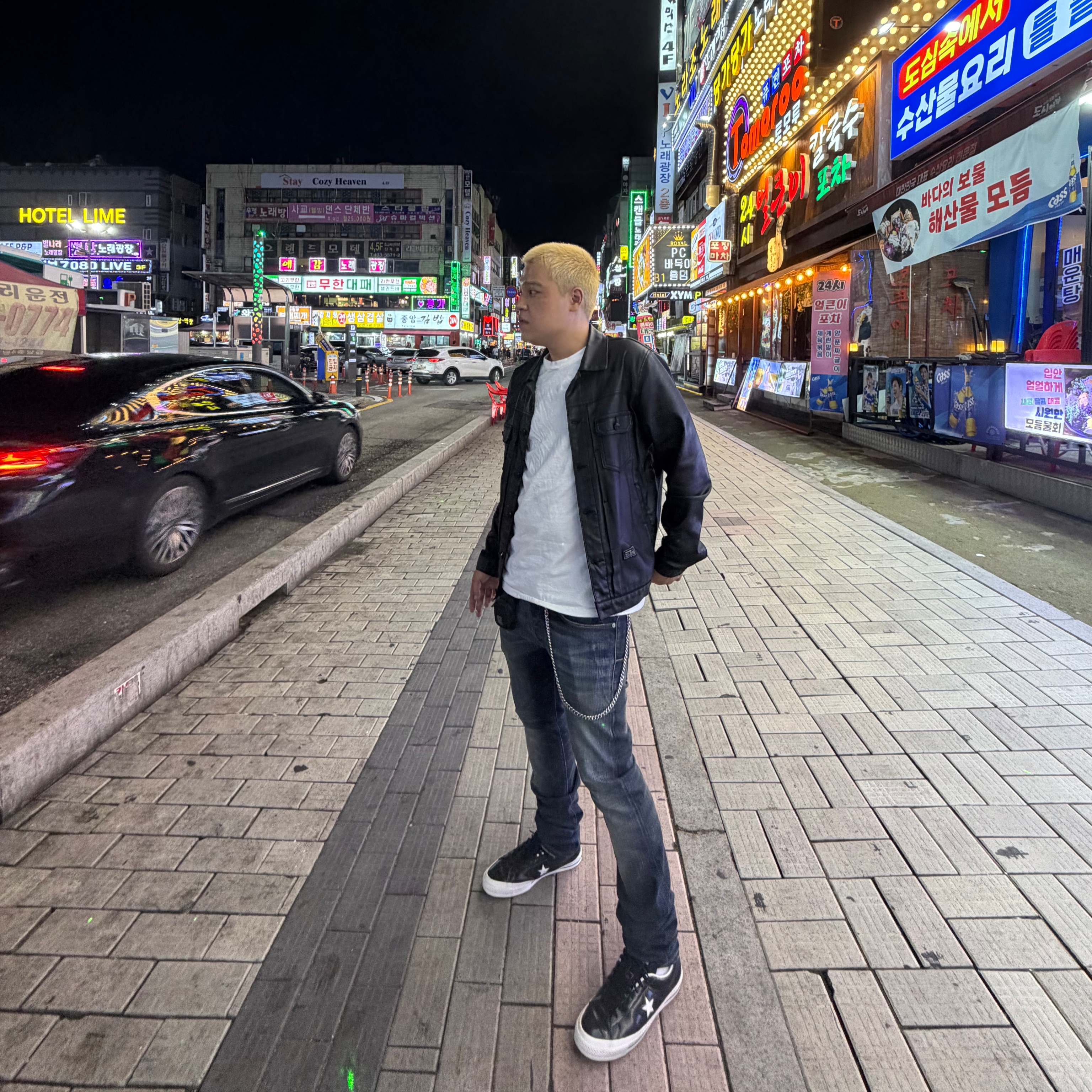Converse One Star Ox Black, Nike Air Force 1 '07 Low White 착용 스타일 - 1