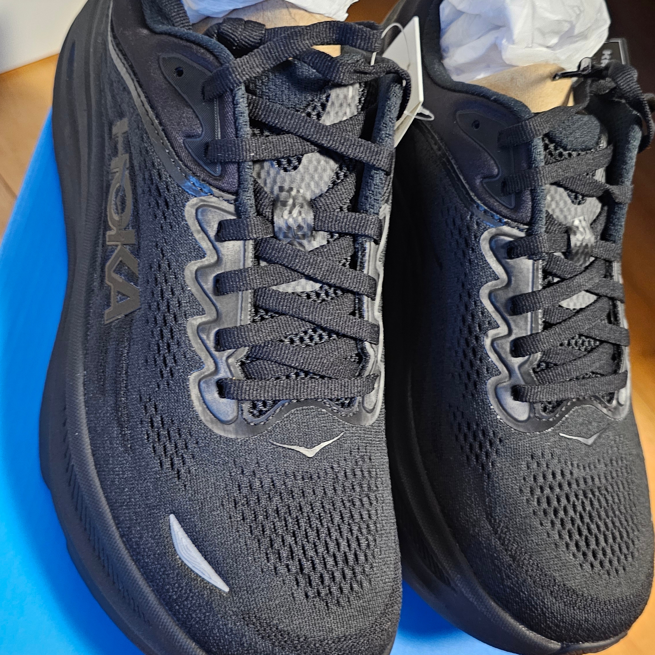 Hoka Bondi 9 Black - Wide 착용 스타일