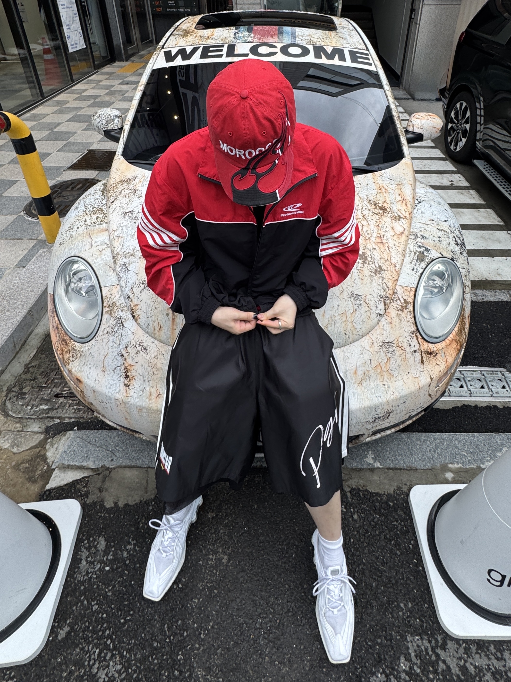 Protocol Index Sports Track Jacket Red, Project G/R Boxing Shorts Black 착용 스타일 - 1