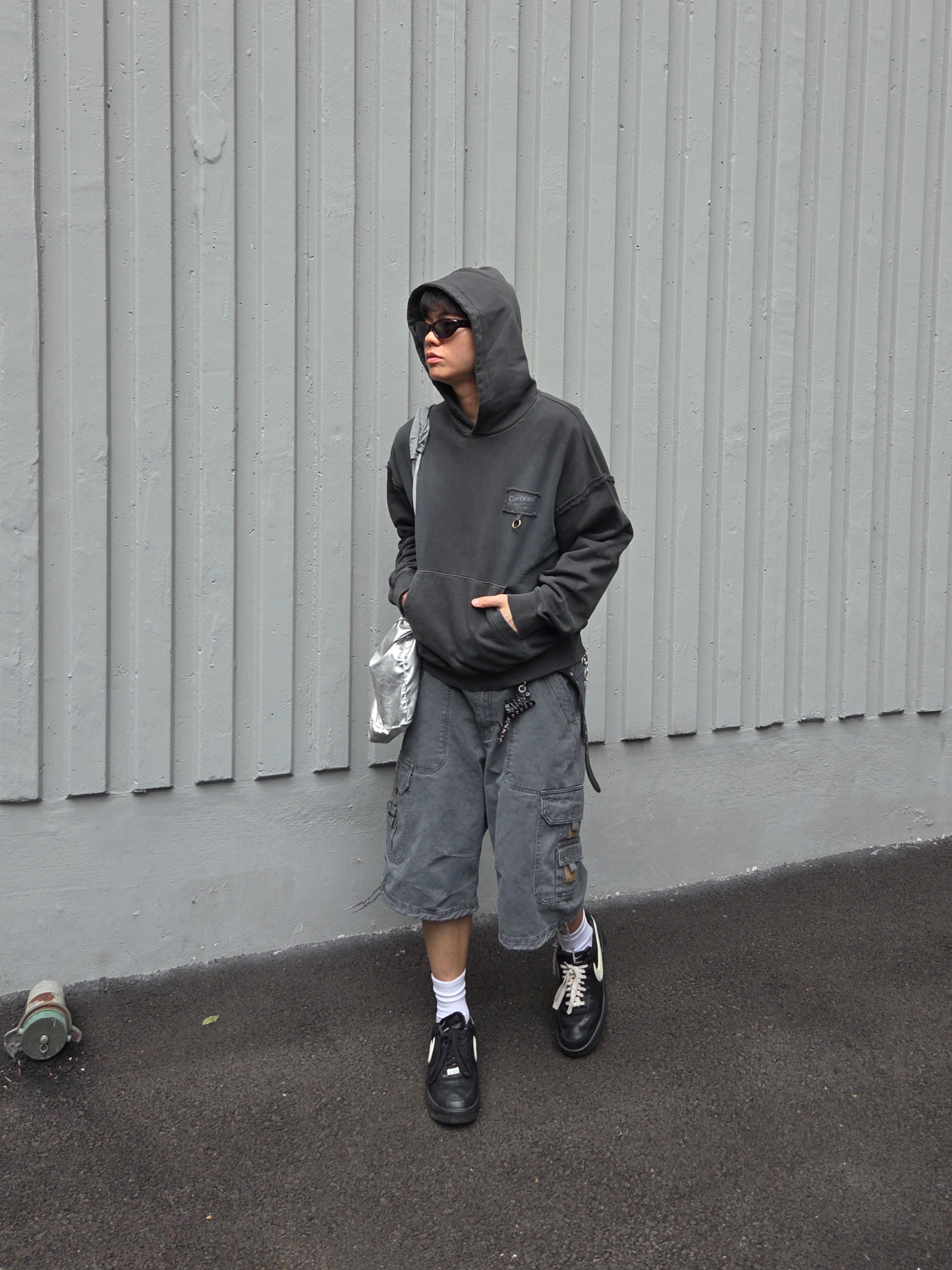ALEXII Too Much Keyring Ver.2, Nike x Ambush Air Force 1 Low SP Black 착용 스타일 - 2