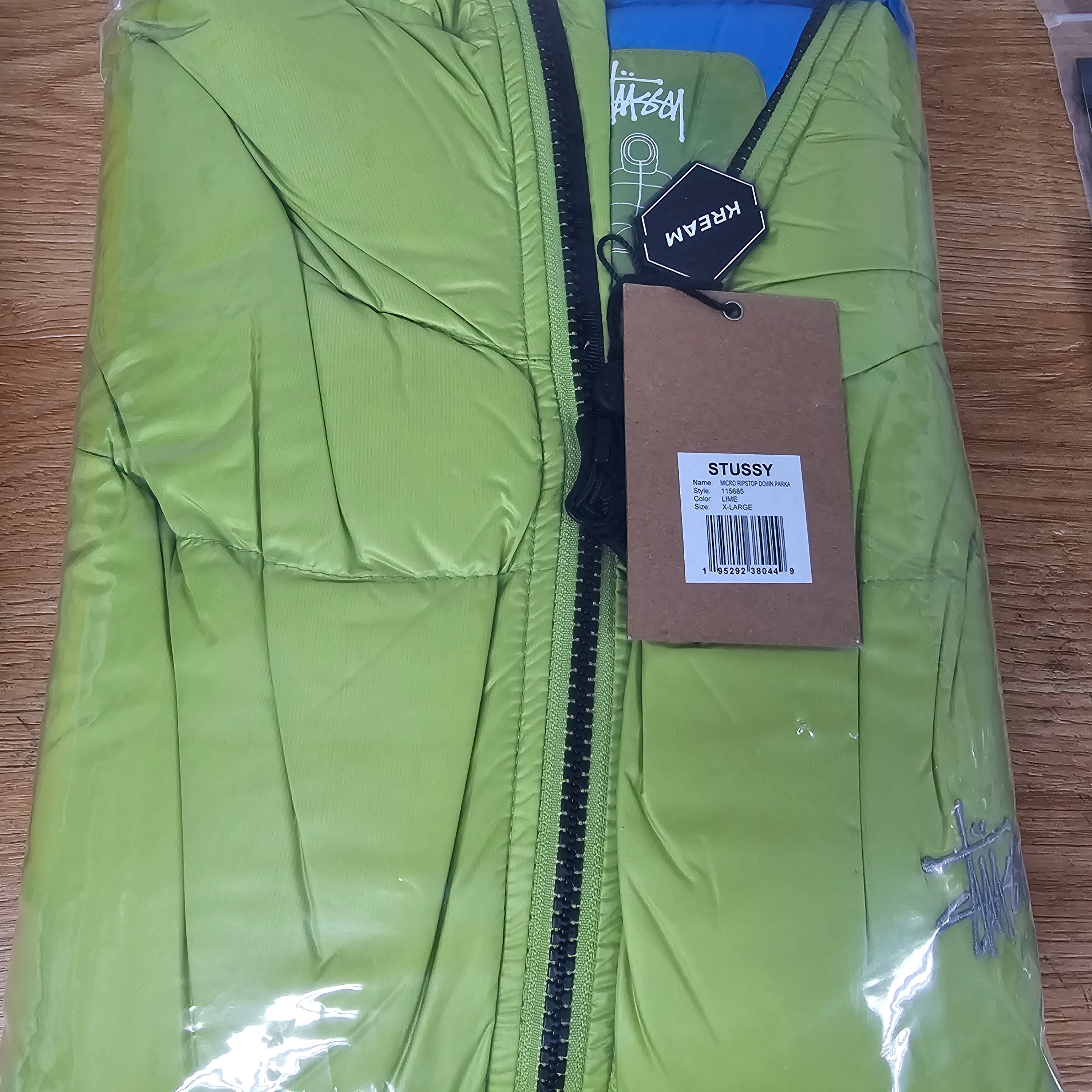 Stussy Down Parka Micro Ripstop Lime 착용 스타일
