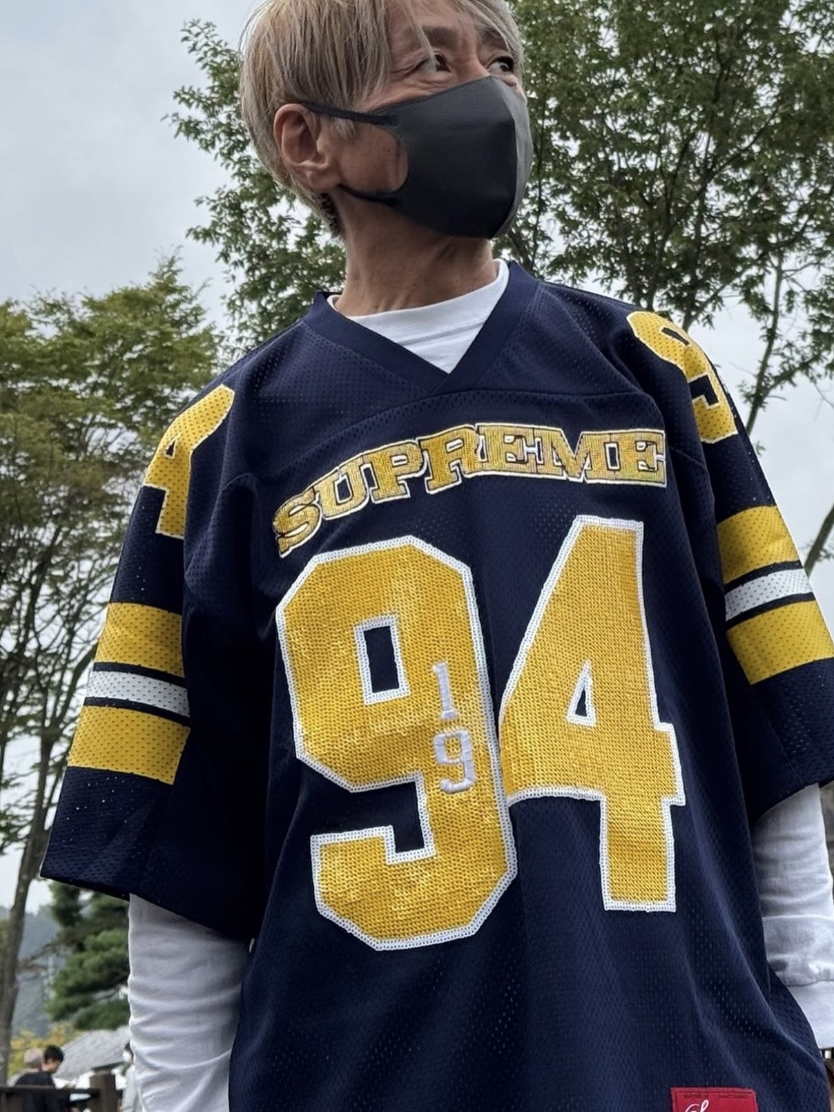 Supreme Sequin Football Jersey Navy - 25FW 착용 스타일