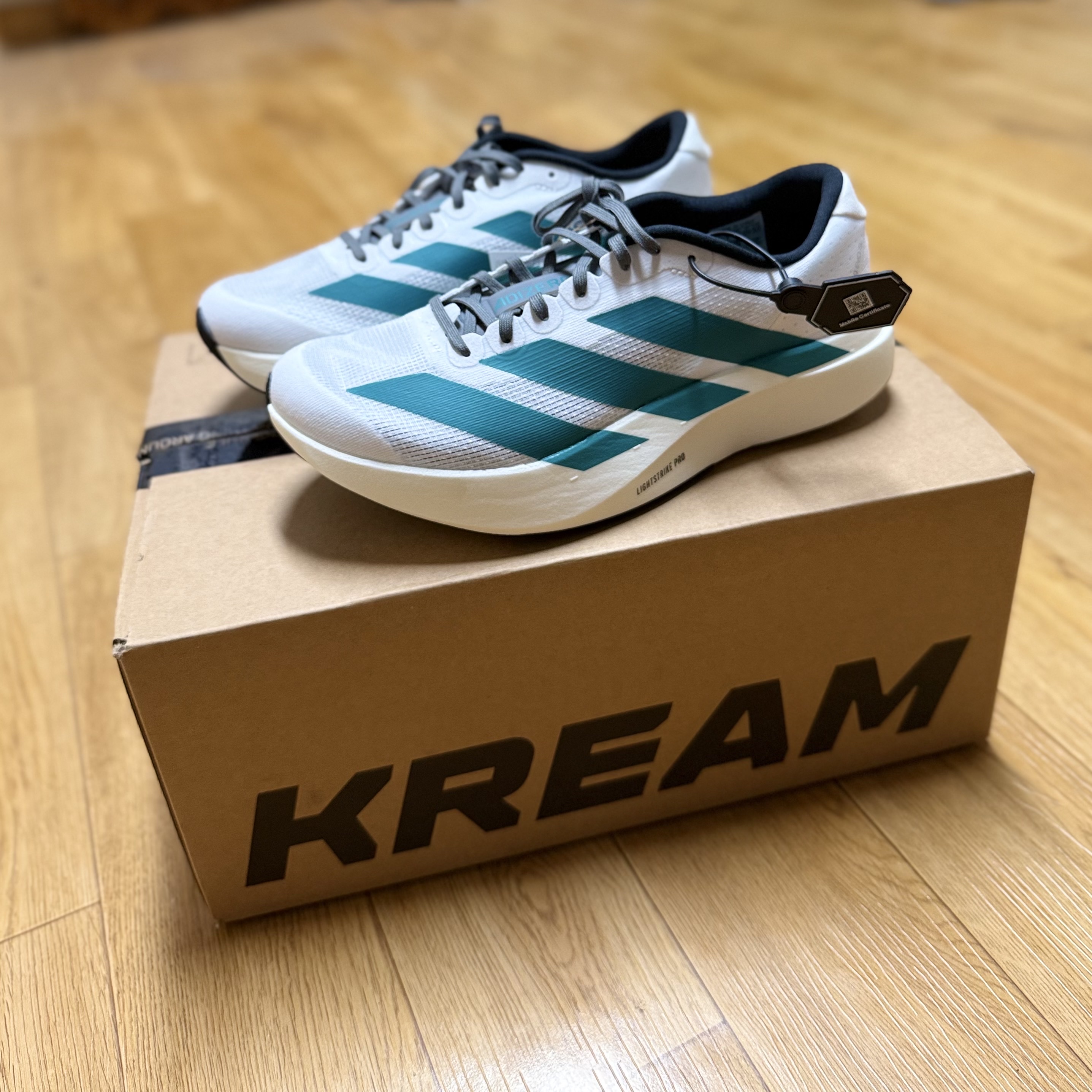 Adidas Adizero EVO SL Cloud White Pure Teal 착용 스타일