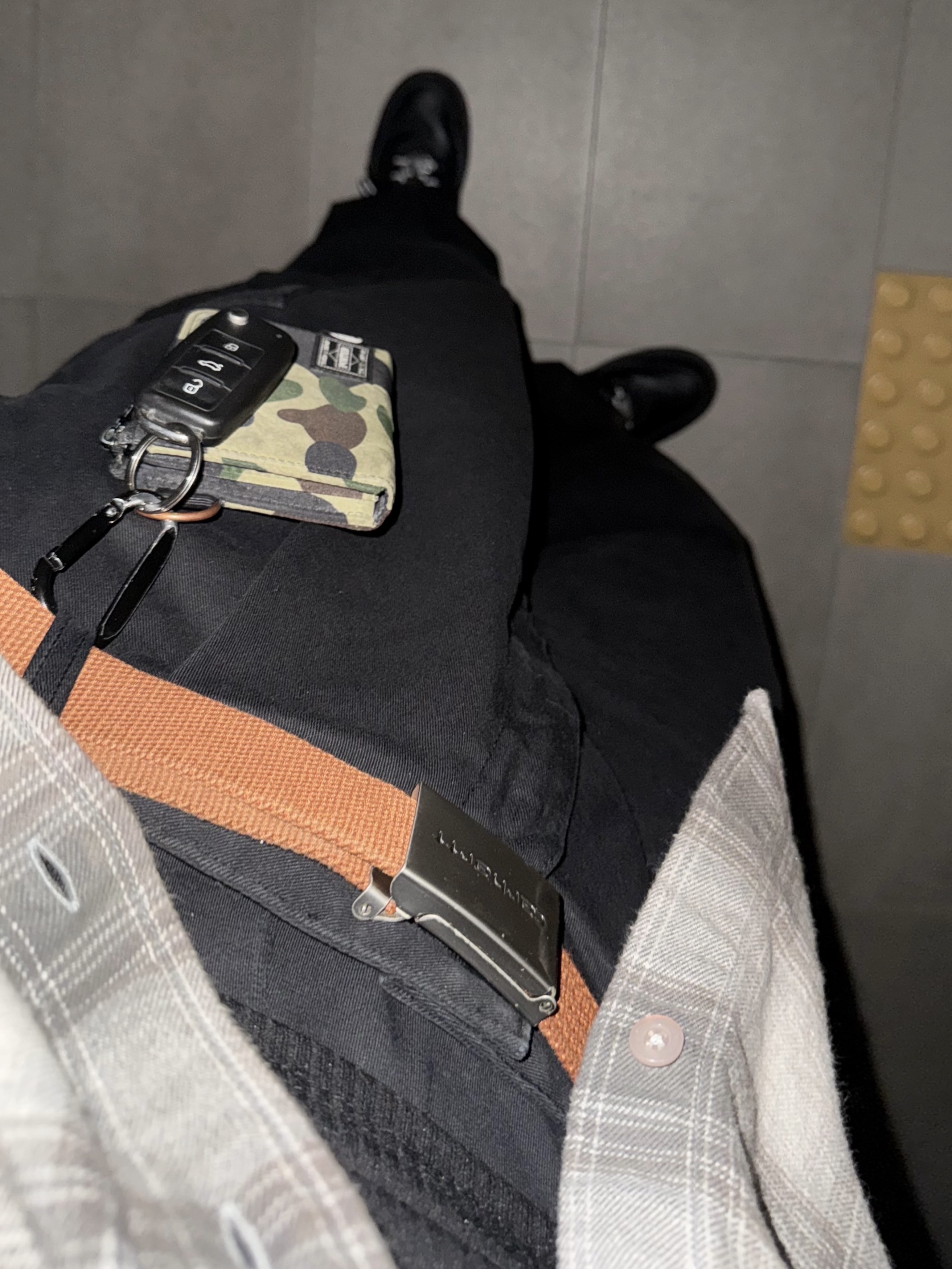 Carhartt WIP Cole Cargo Pants Black, Nike x Supreme Air Force 1 Low Black 착용 스타일 - 4