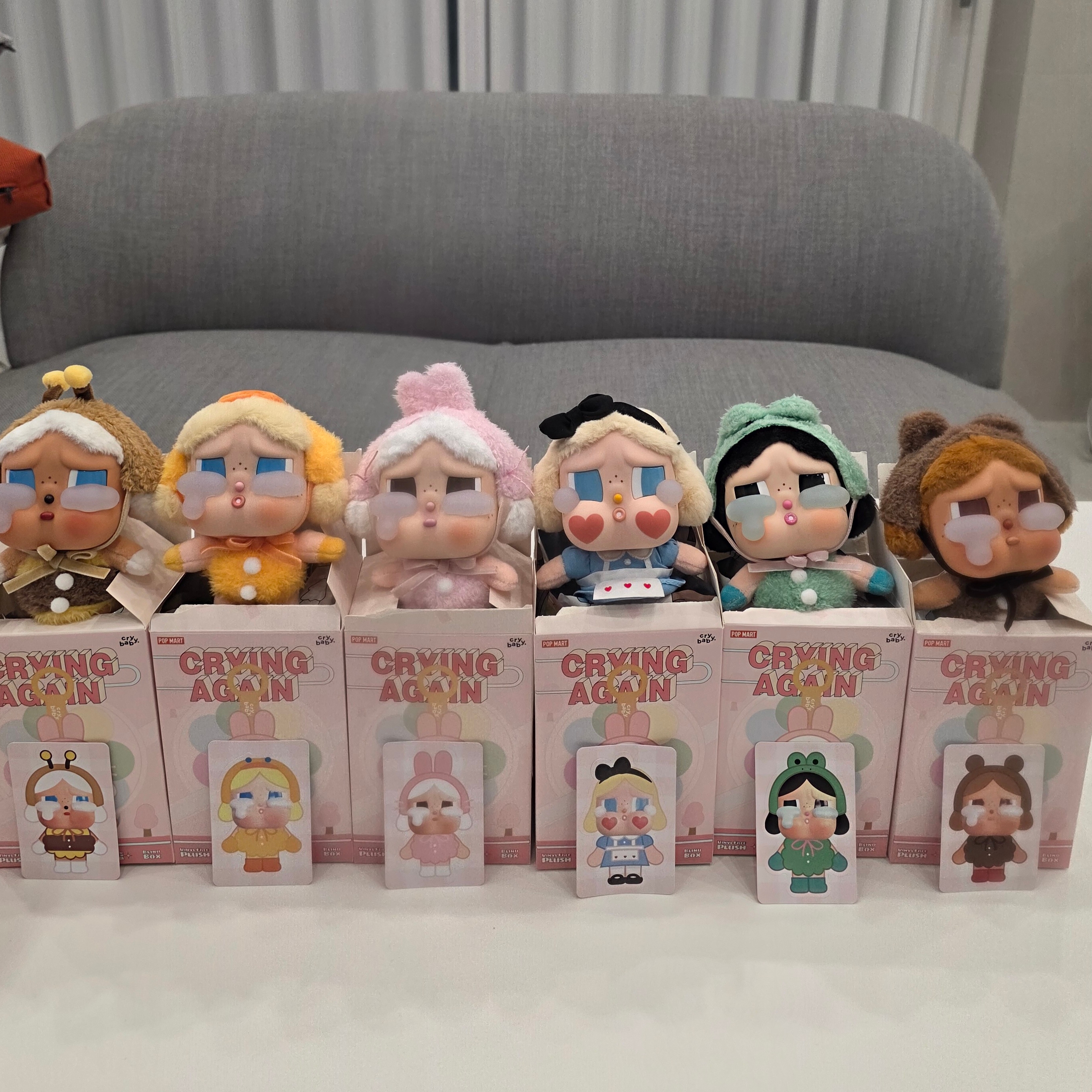 Pop Mart Crybaby Crying Again Series Plush Keyring Sealed Case (6 Blind Boxes) 착용 스타일 - 1