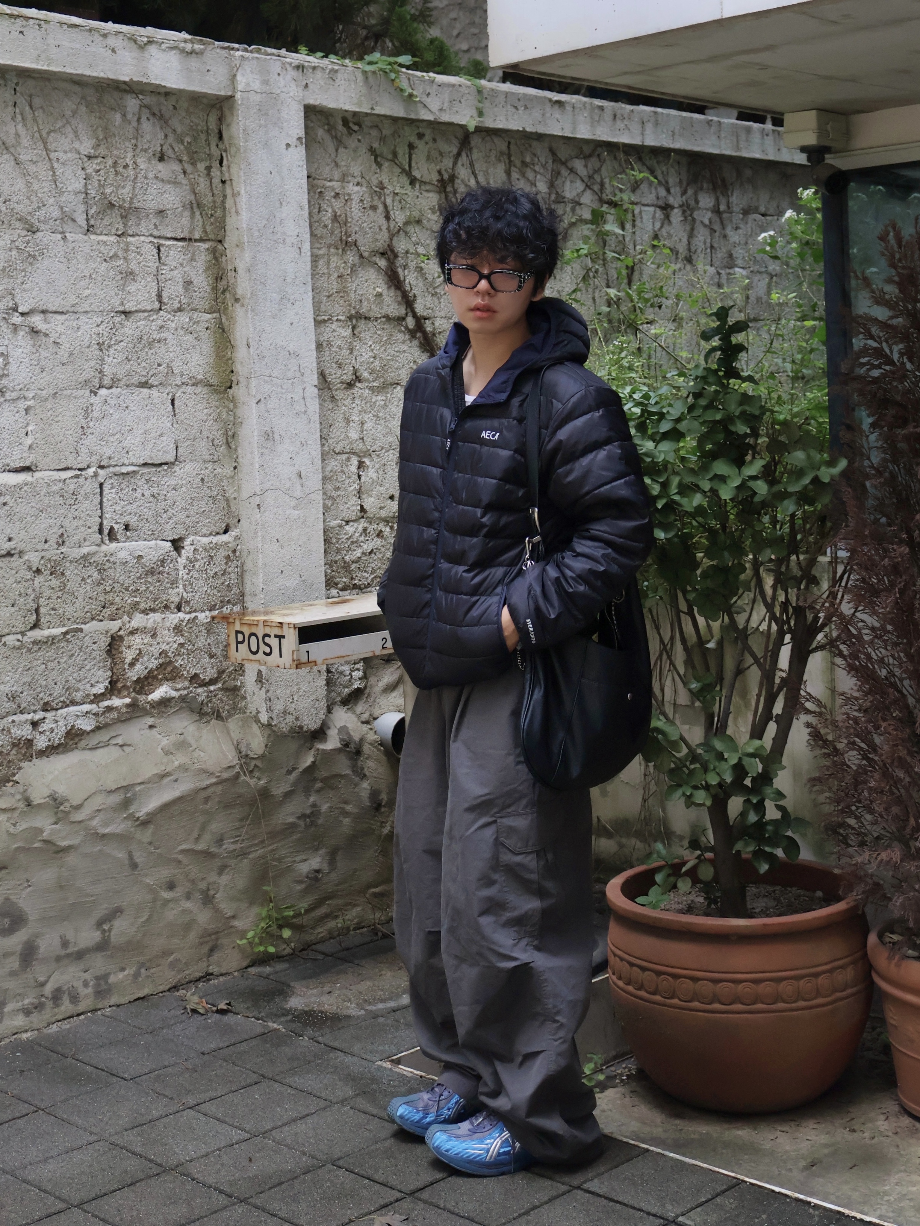 Millo Archive Garment Washed Silhouette Pants Khaki Gray, (W) Asics x Kiko Kostadinov Gel-Flammae Blue Ironclad 착용 스타일 - 1