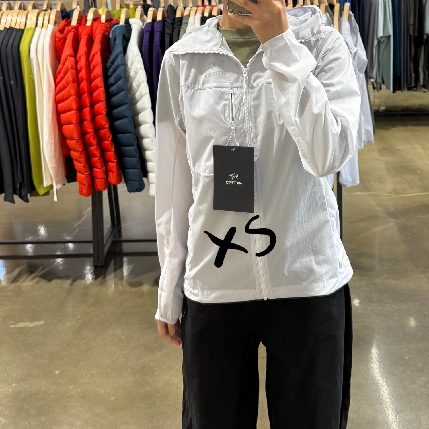 (W) Arc'teryx Squamish Hoody Atmos 착용 스타일 - 1