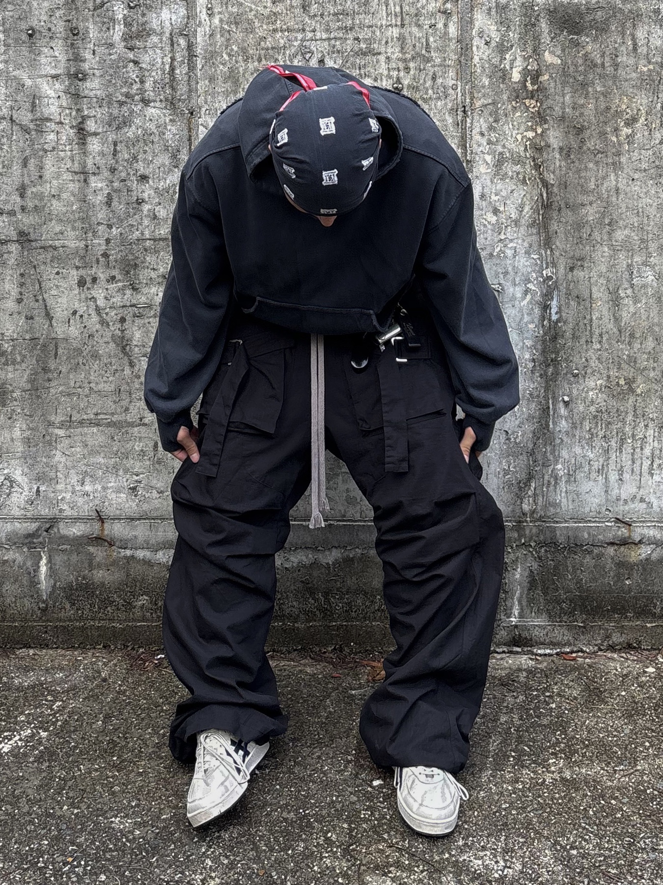 Wapworks Wide Safety Cargo Pants Black 착용 스타일 - 1