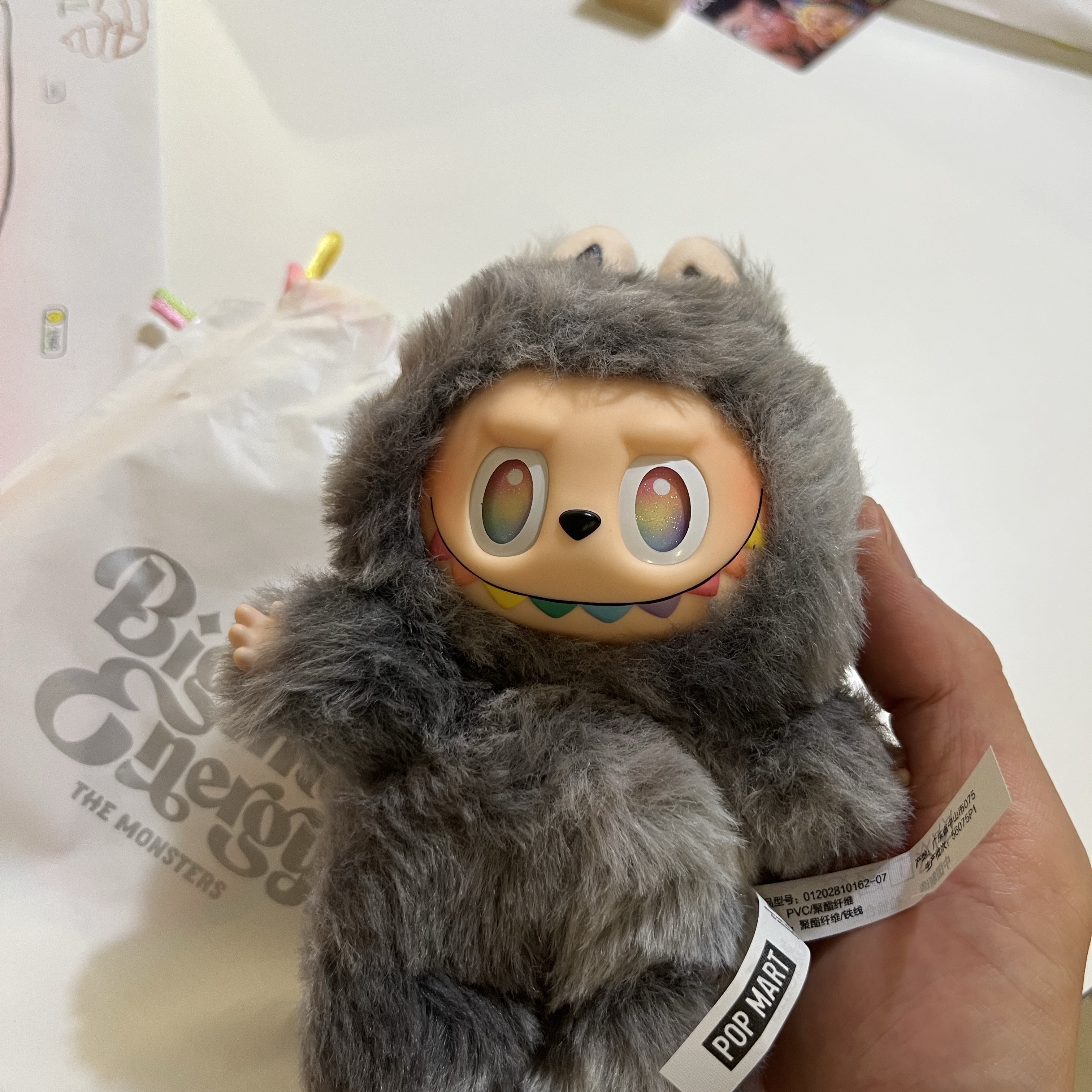 Pop Mart Labubu The Monsters Highlight Series Sealed Case (6 Blind Boxes) 착용 스타일
