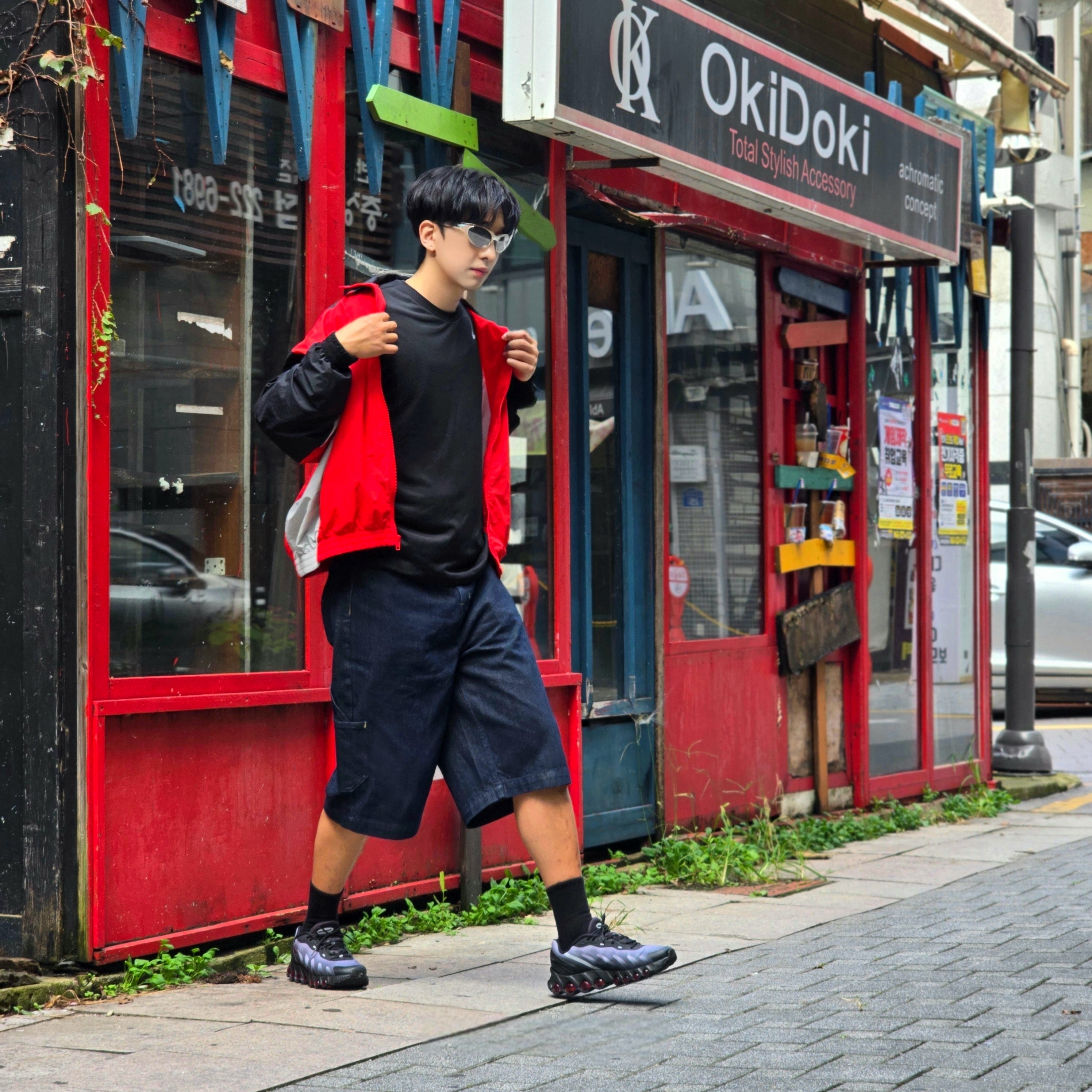 Nike Club Oversized Woven Track Jacket University Red Black - Asia, Nike Dri-Fit Legend Sleeveless Fitness T-Shirt Black - Asia 착용 스타일 - 2