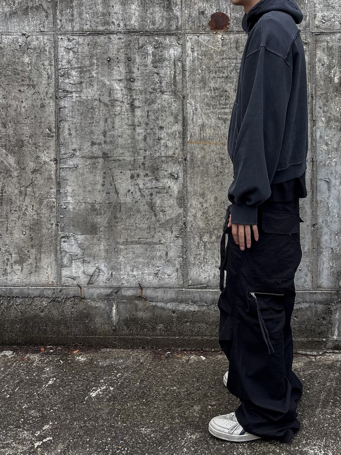 Wapworks Wide Safety Cargo Pants Black 착용 스타일 - 3