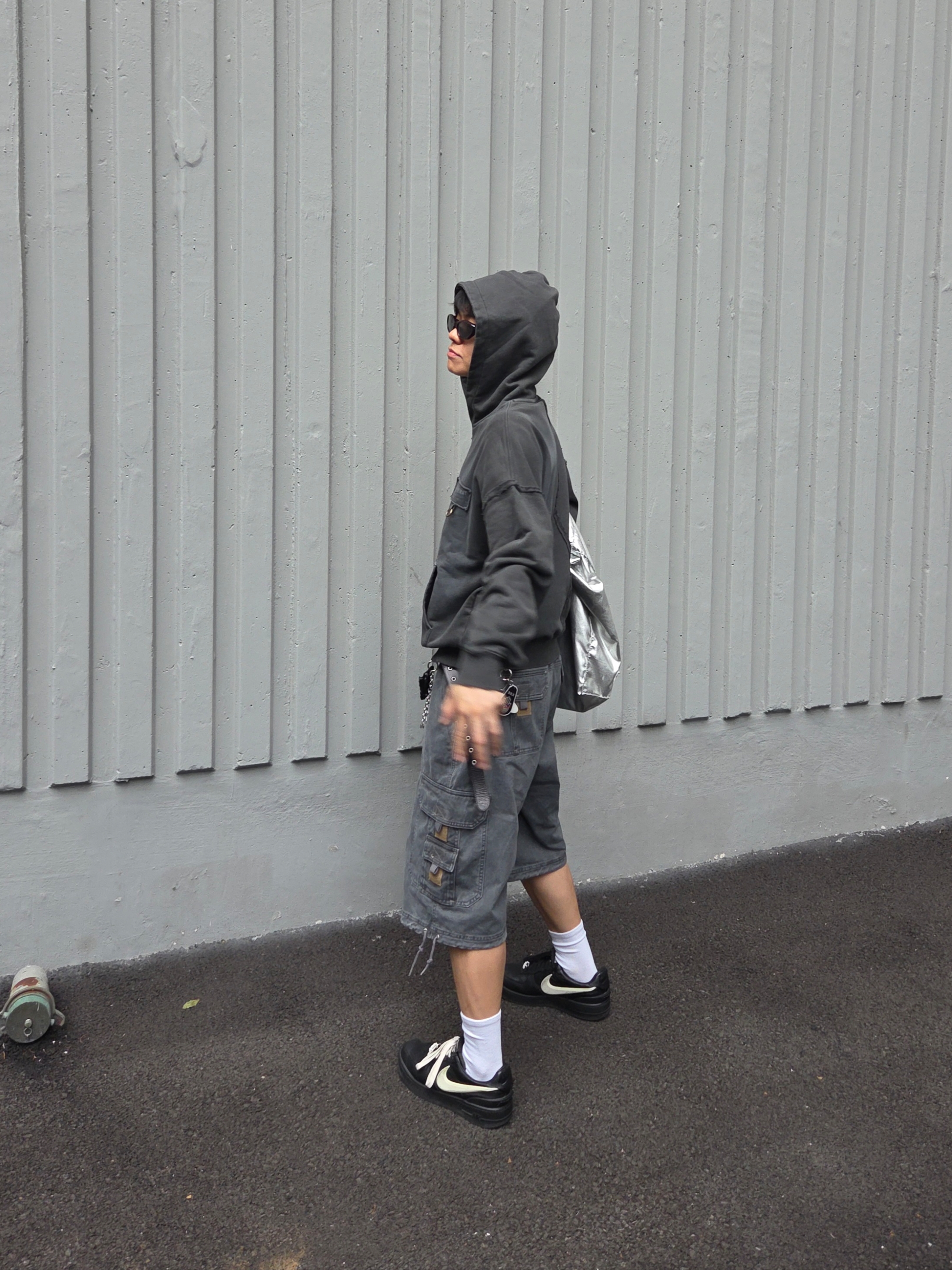 ALEXII Too Much Keyring Ver.2, Nike x Ambush Air Force 1 Low SP Black 착용 스타일 - 6