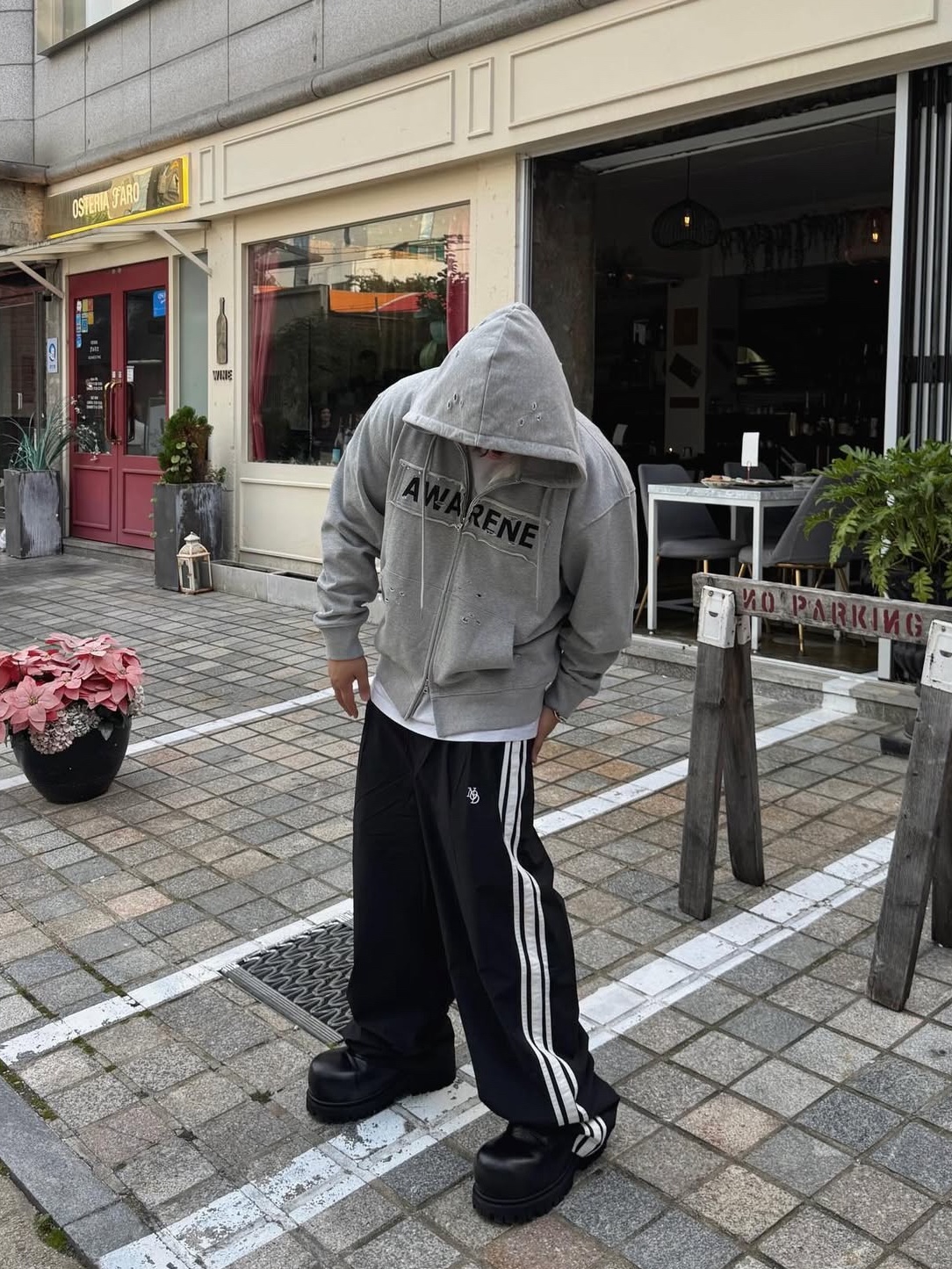Resurrection13 Damaged Patch Work 2Way Zip Up Hoodie Melange Grey 착용 스타일