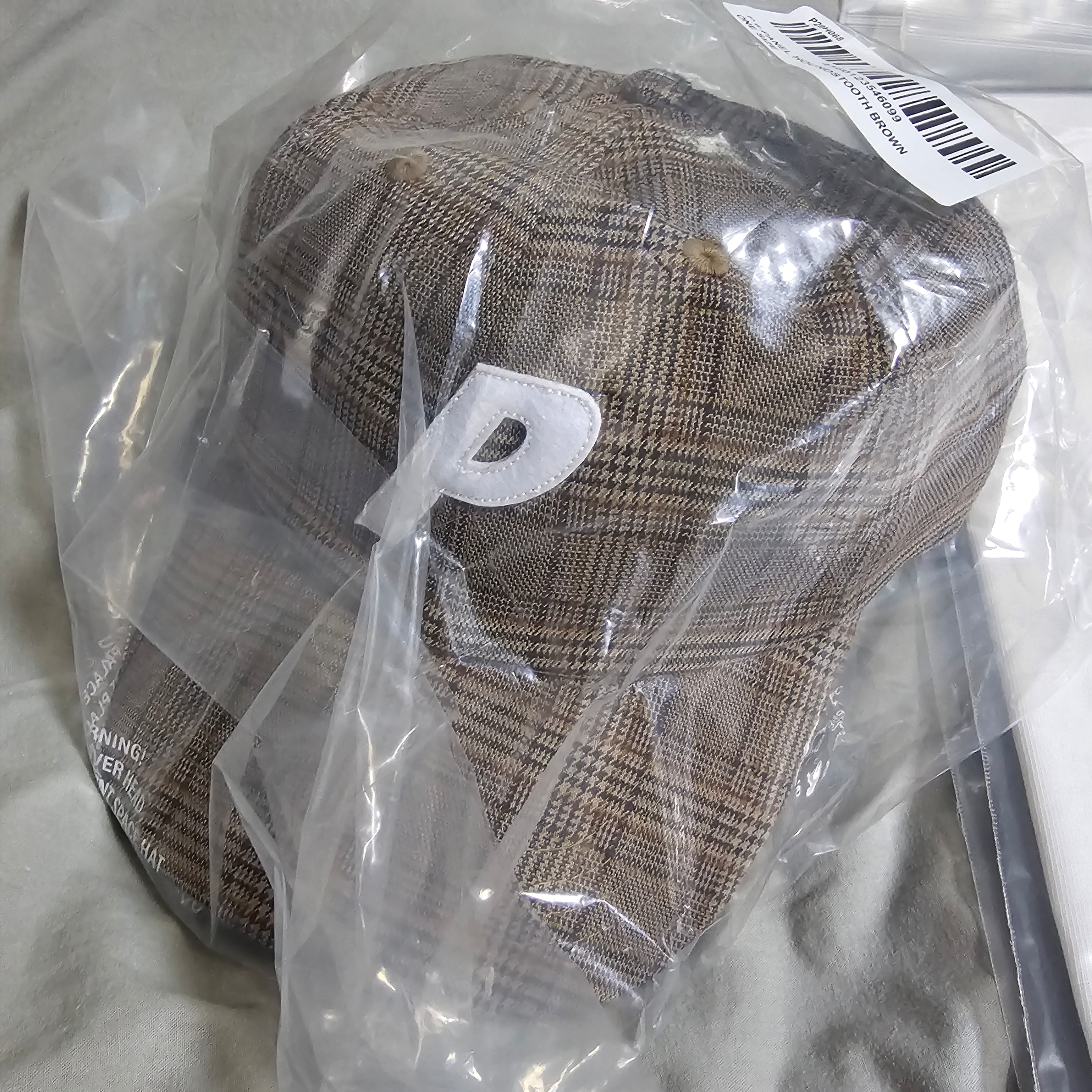 Palace P 6-Panel Houndstooth Brown - 25FW 착용 스타일