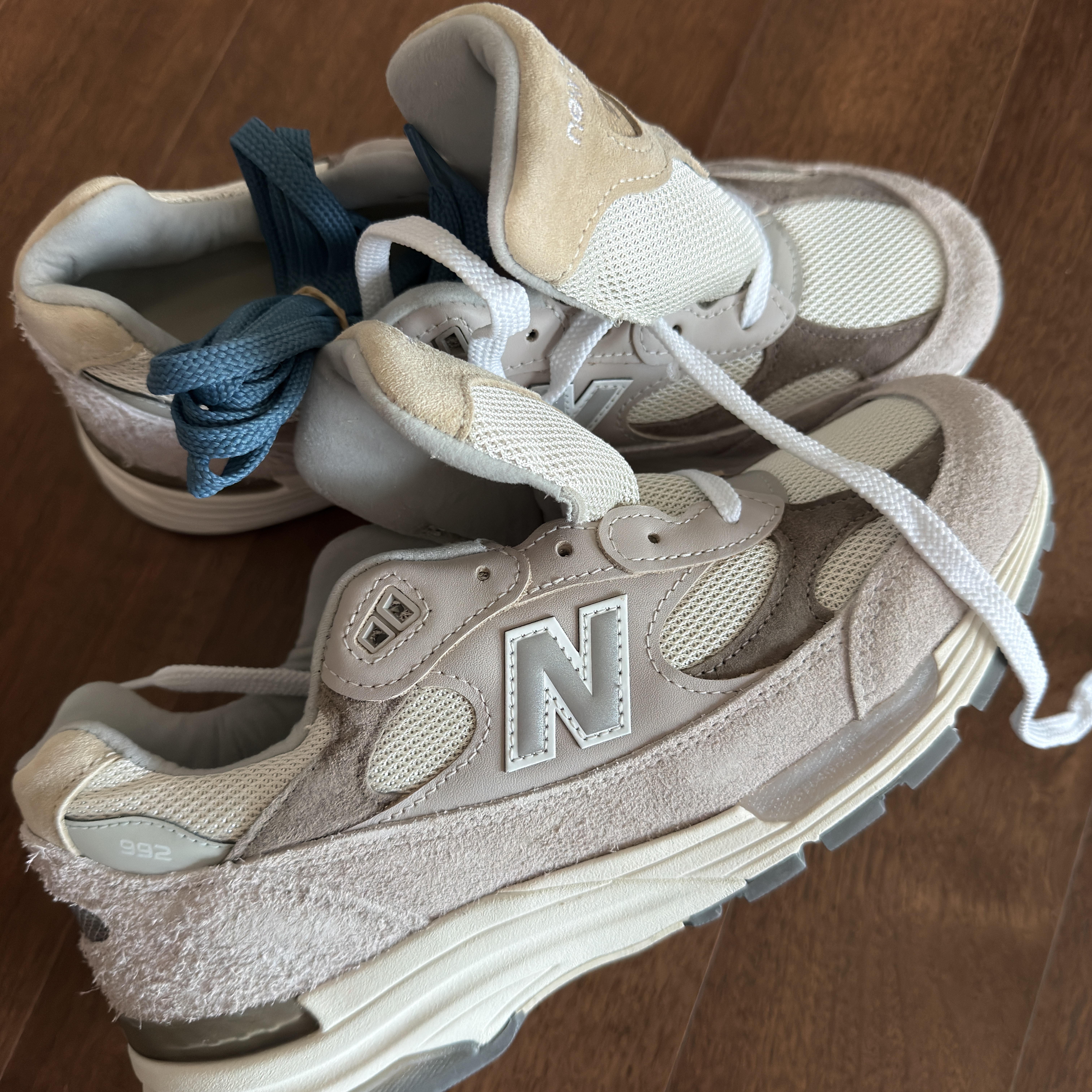 New Balance 992 Made in USA Moonrock Mushroom, New Balance 993 Made in USA Grey - D Standard 착용 스타일 - 1