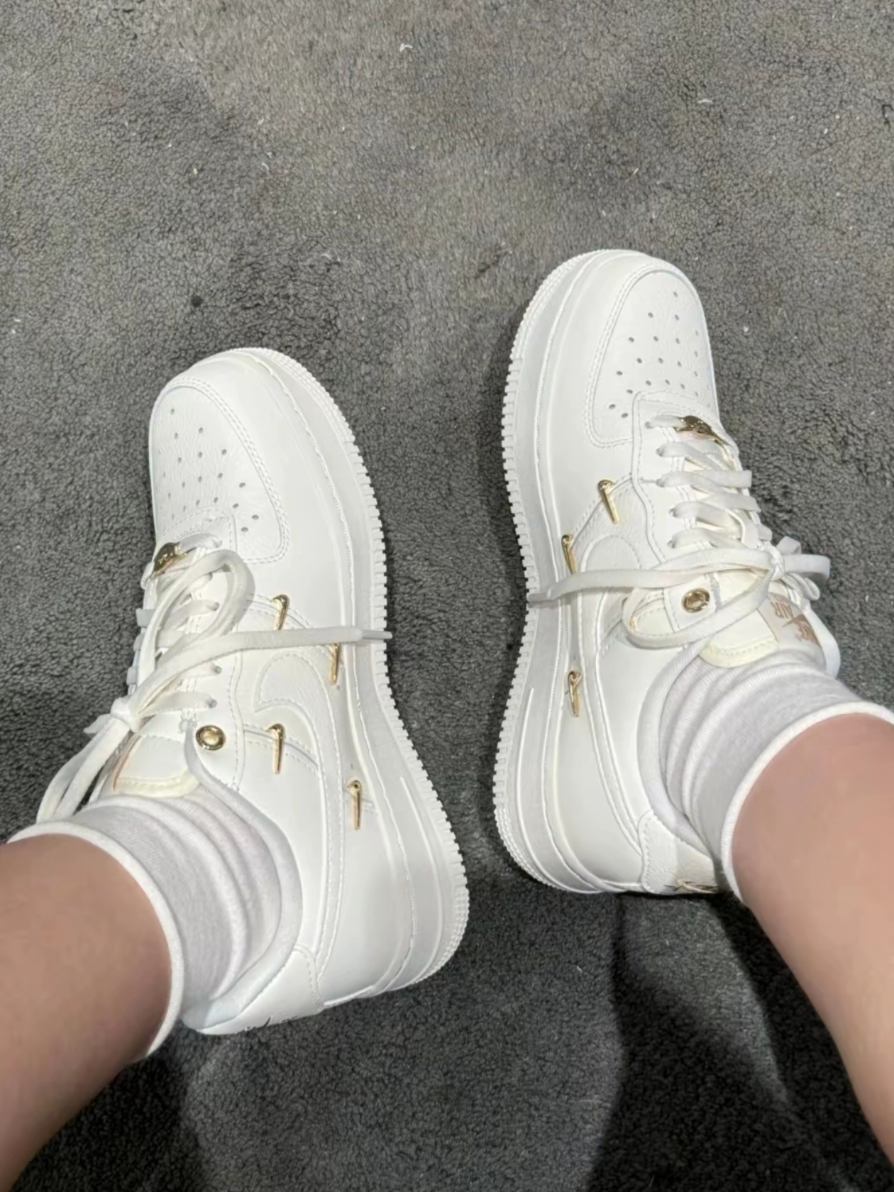(W) Nike Air Force 1 Low '07 LX Sail Metallic Gold, Nike Air Force 1 '07 Low White 착용 스타일