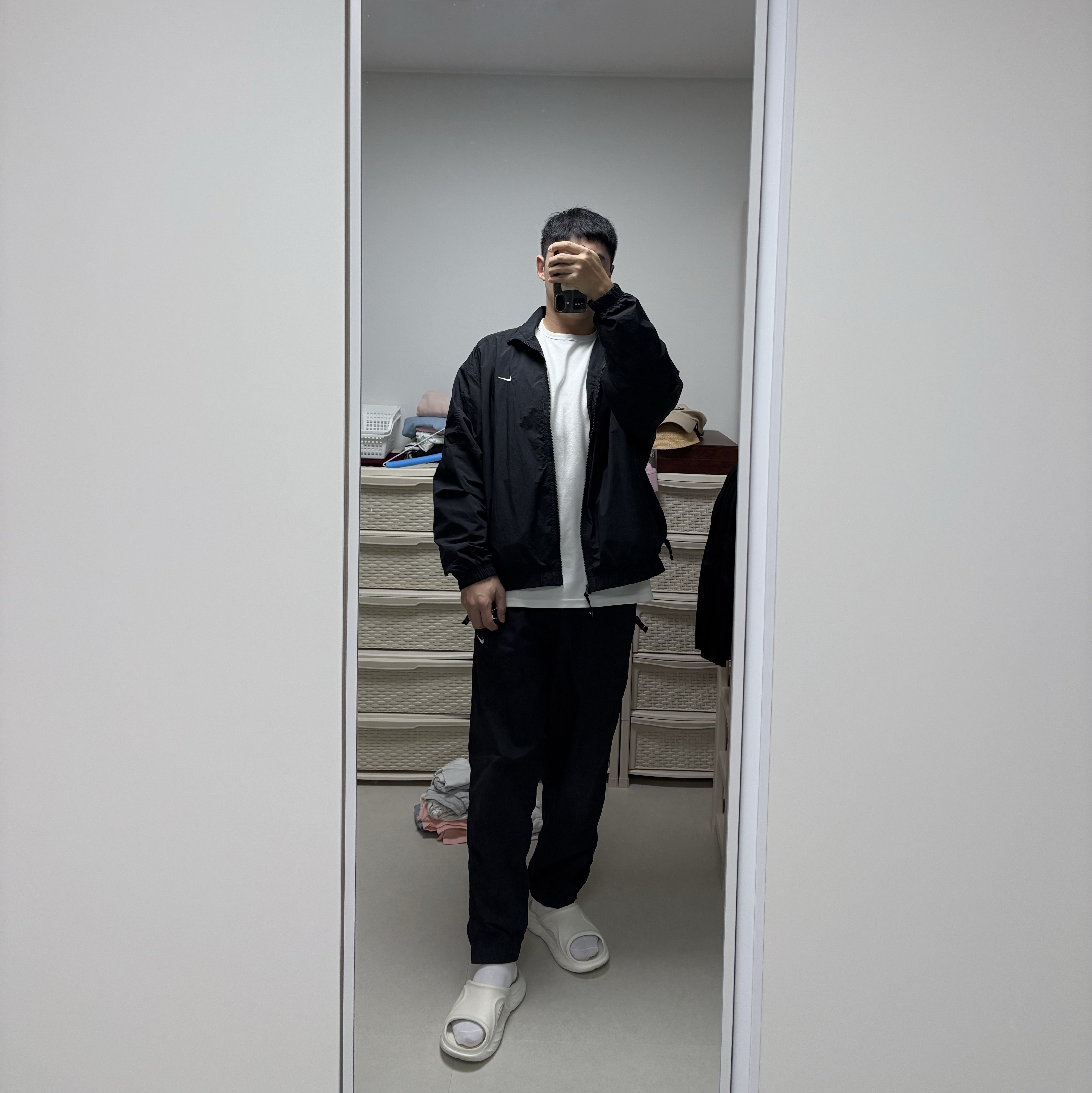 Nike NRG Solo Swoosh Woven Track Jacket Black - Asia, Nike NRG Solo Swoosh Woven Track Pants Black White - Asia 착용 스타일