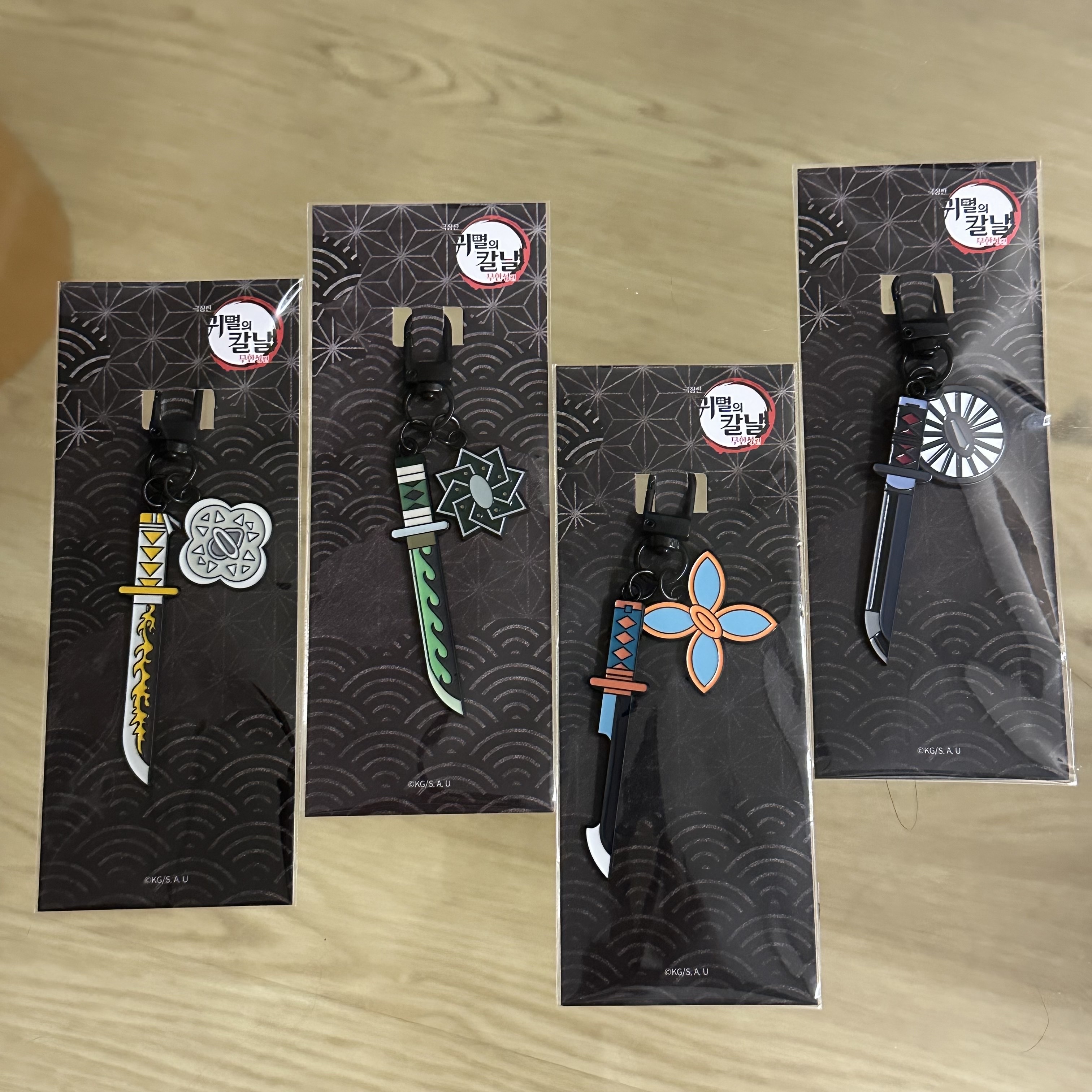 Demon Slayer Kimetsu No Yaiba Nichirin Sword Keyring Agatsuma Zenitsu, Demon Slayer Kimetsu No Yaiba Nichirin Sword Keyring Kamado Tanjiro 착용 스타일 - 2
