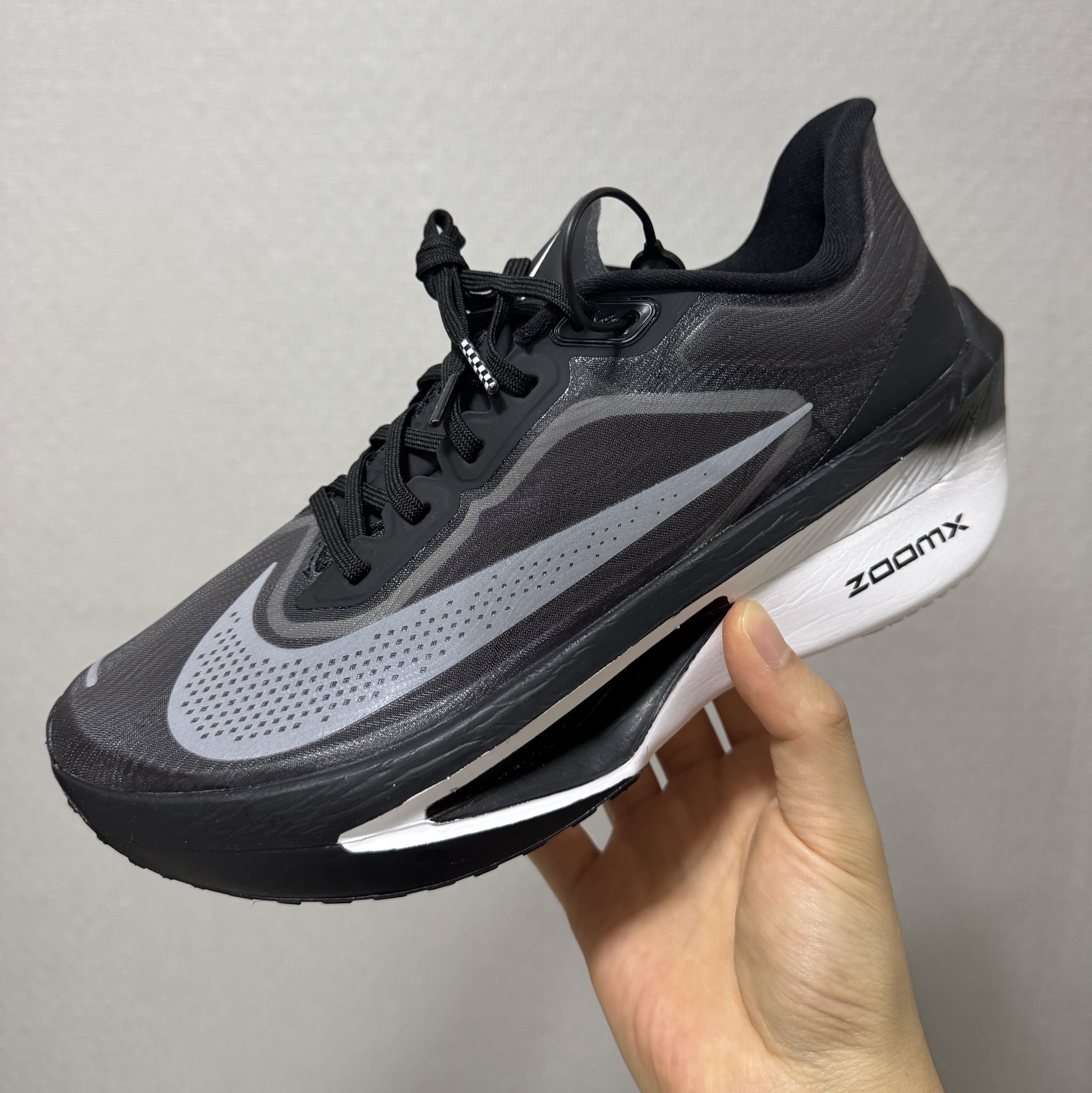 Nike Zoom Fly 6 Black Light Smoke Grey 착용 스타일