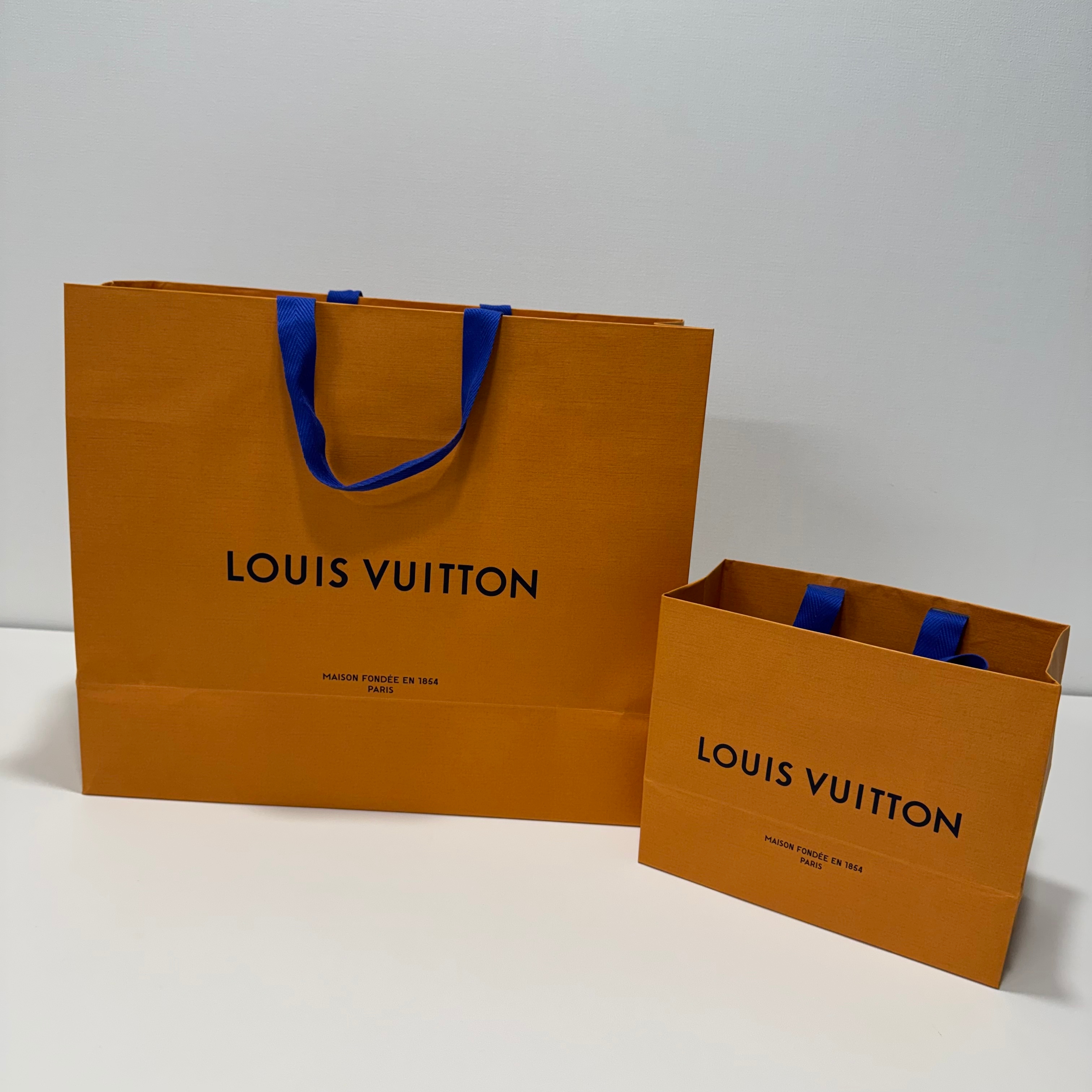 Louis Vuitton Coin Card Holder Monogram Eclipse, Louis Vuitton Keepall Bandouliere 25 Monogram 착용 스타일 - 2