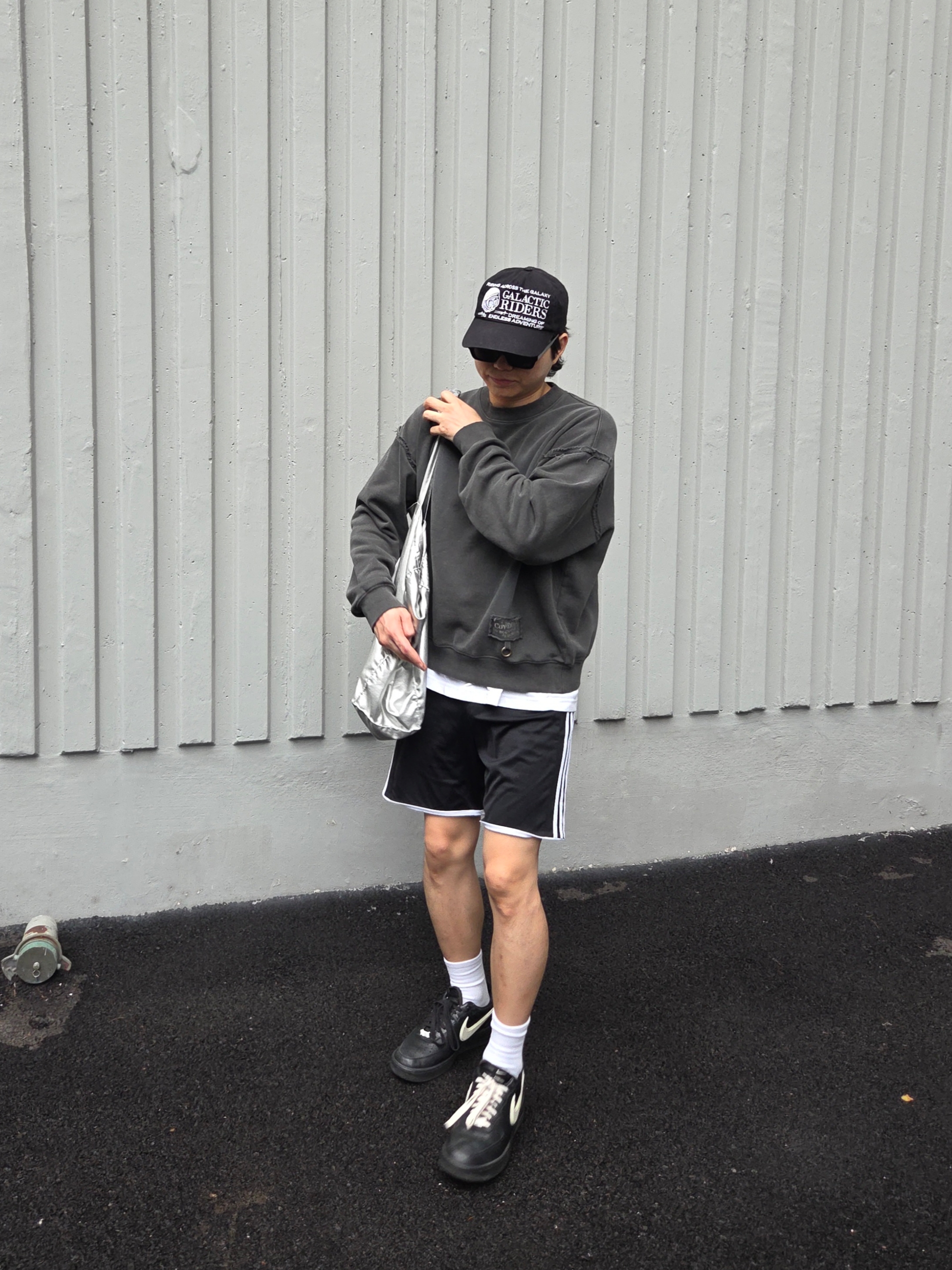 Covernat X Undermycar Destroyed Patch Sweatshirt Charcoal, Nike x Ambush Air Force 1 Low SP Black 착용 스타일 - 2