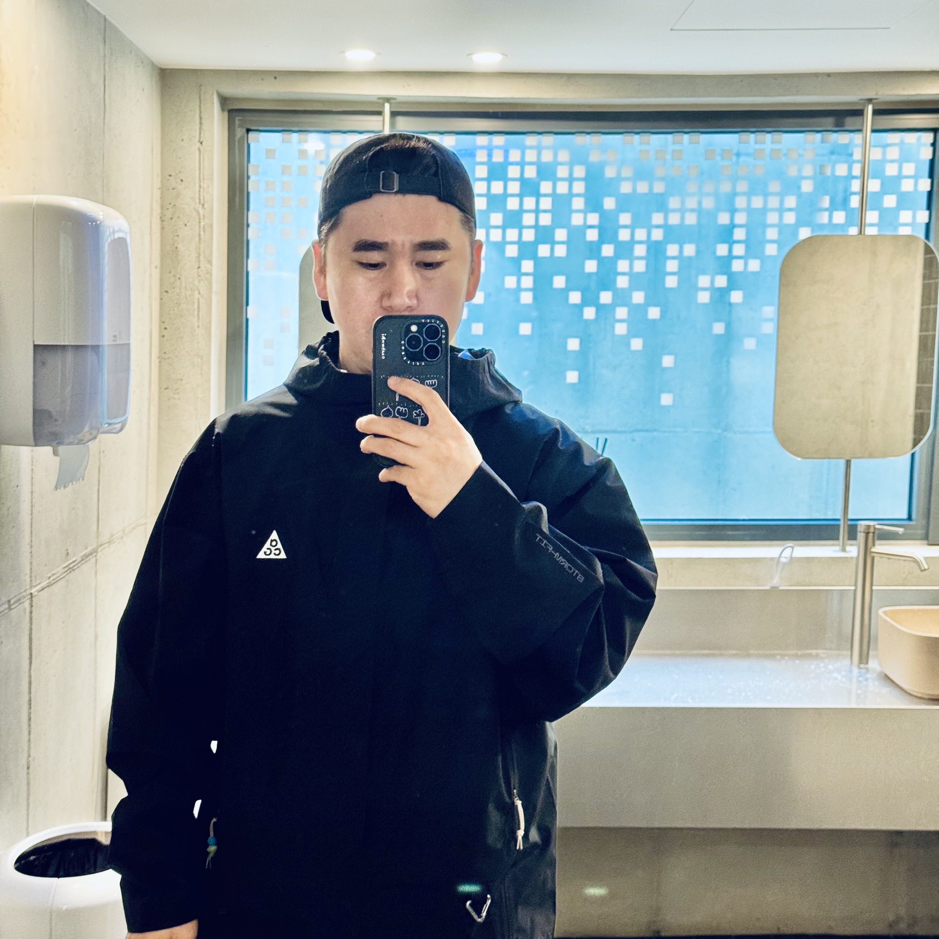 Nike ACG Storm-Fit ADV Cascade Rains Full Zip Jacket Black - Asia, Undermycar MU.127 Classic Logo Brush Washed Sweat Shorts Black 착용 스타일 - 1