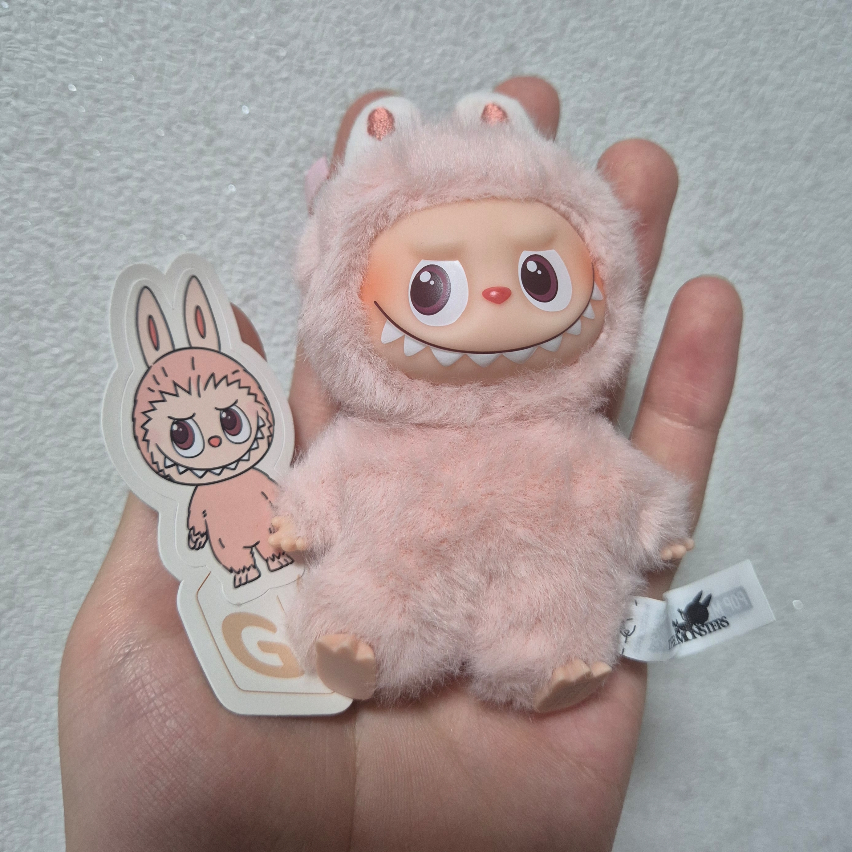 Pop Mart Labubu The Monsters Pin For Love Series Vinyl Plush Pendant (A-M) G (Opened Case) 착용 스타일