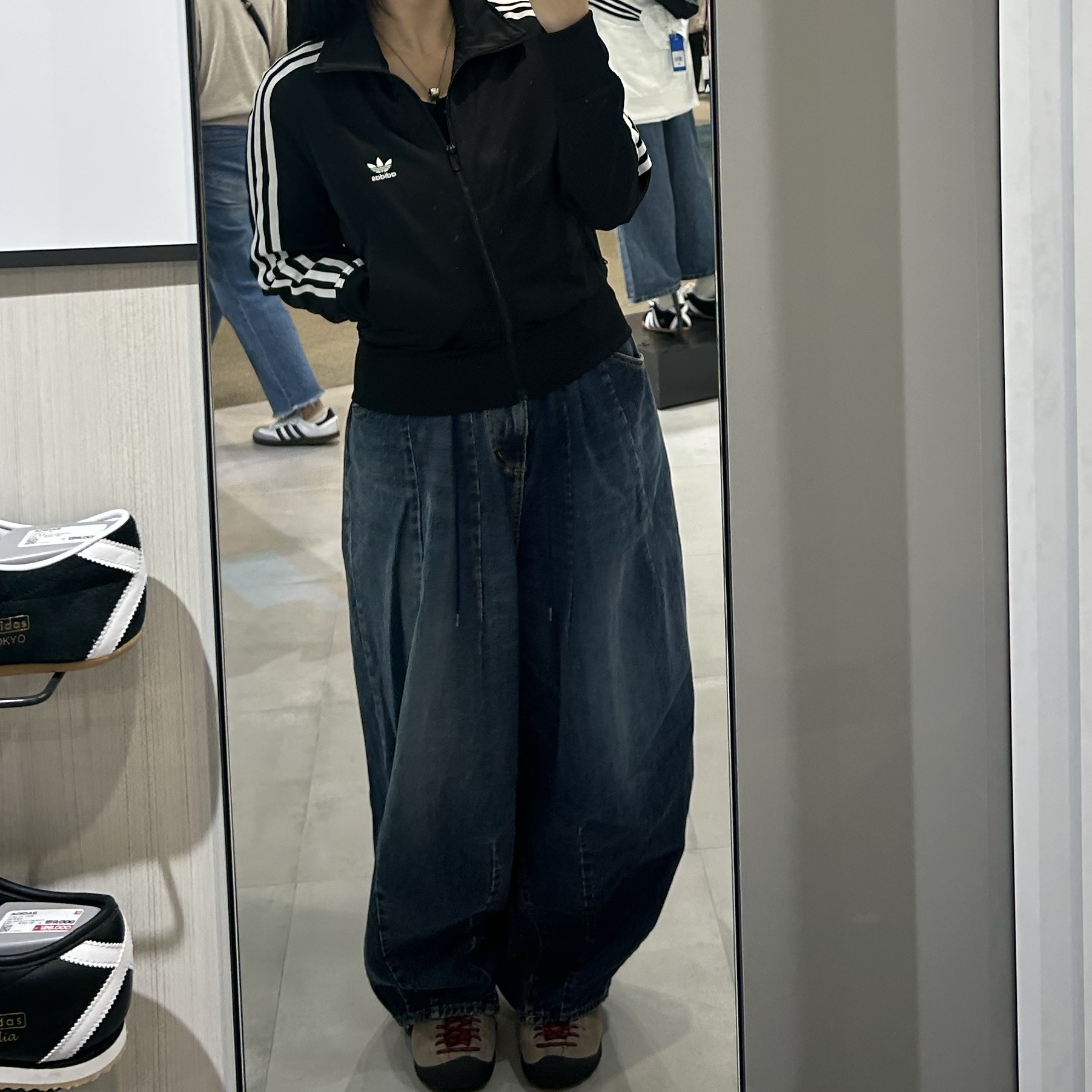 (W) Adidas Adicolor Classic Firebird Track Top Black - KR Sizing, Marshall Major V Black (Korean Ver.) 착용 스타일