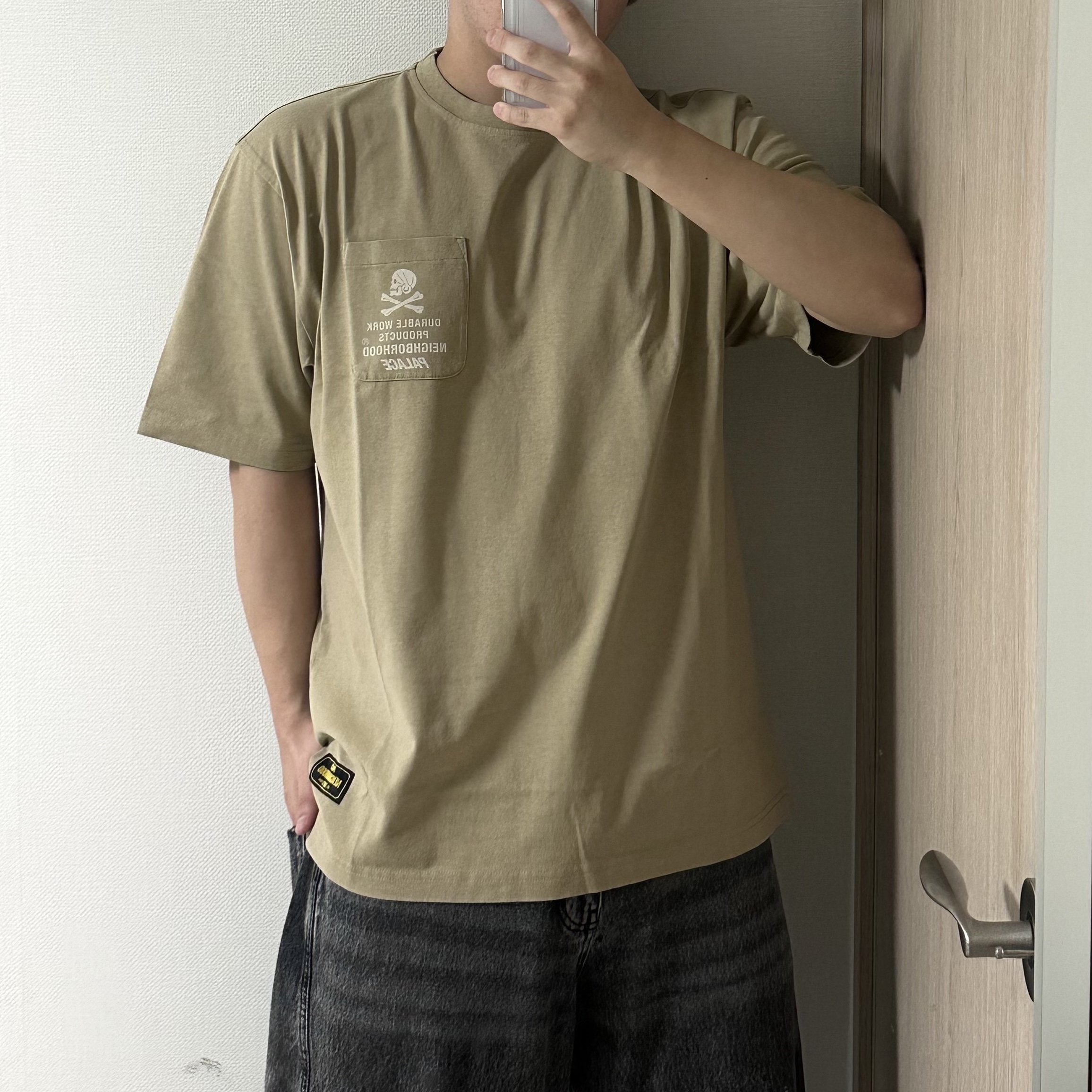 Palace x Neighborhood Pocket T-Shirt Incense - 25FW ์ฐฉ์ฉ ์คํ์ผ