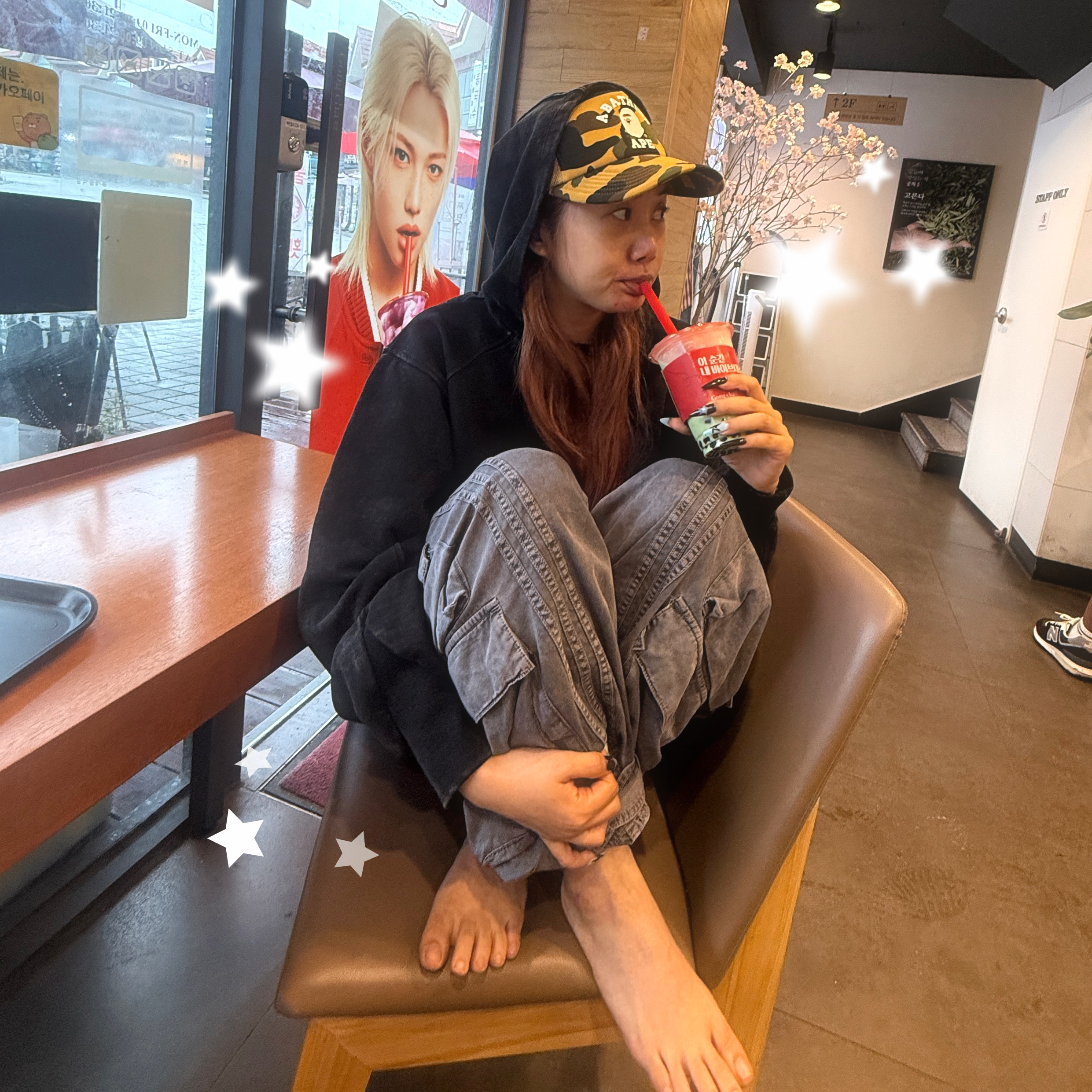 (W) Mischief Bleached Pullover Hoodie Washed Black, BAPE 1st Camo College Mesh Cap Yellow 착용 스타일