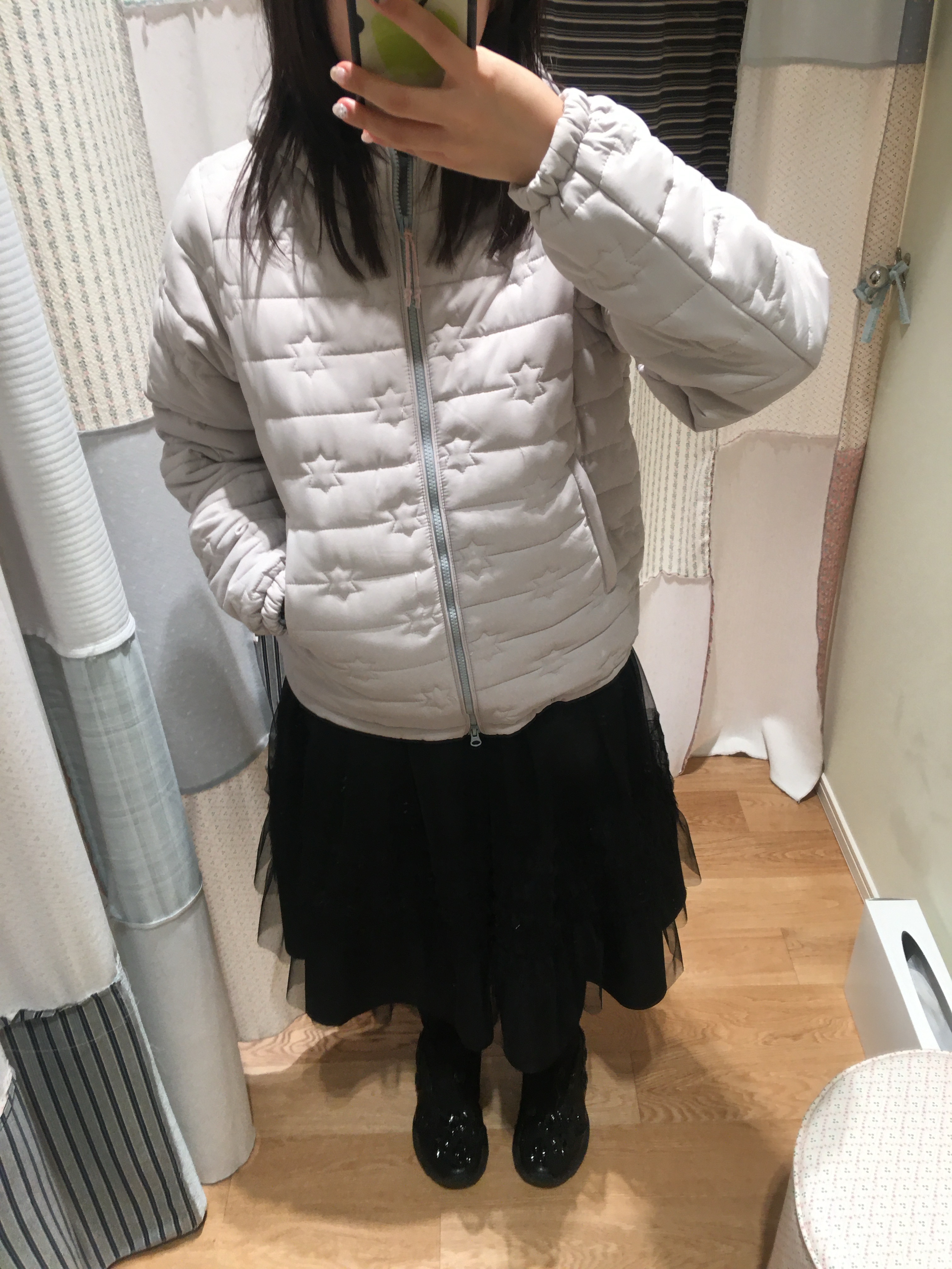 COYSEIO Fluffy Light Padded Jacket Ivory 착용 스타일