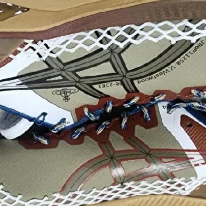 Asics x Vivienne Westwood Gel-Kayano 27 DE Ox Brown 착용 스타일