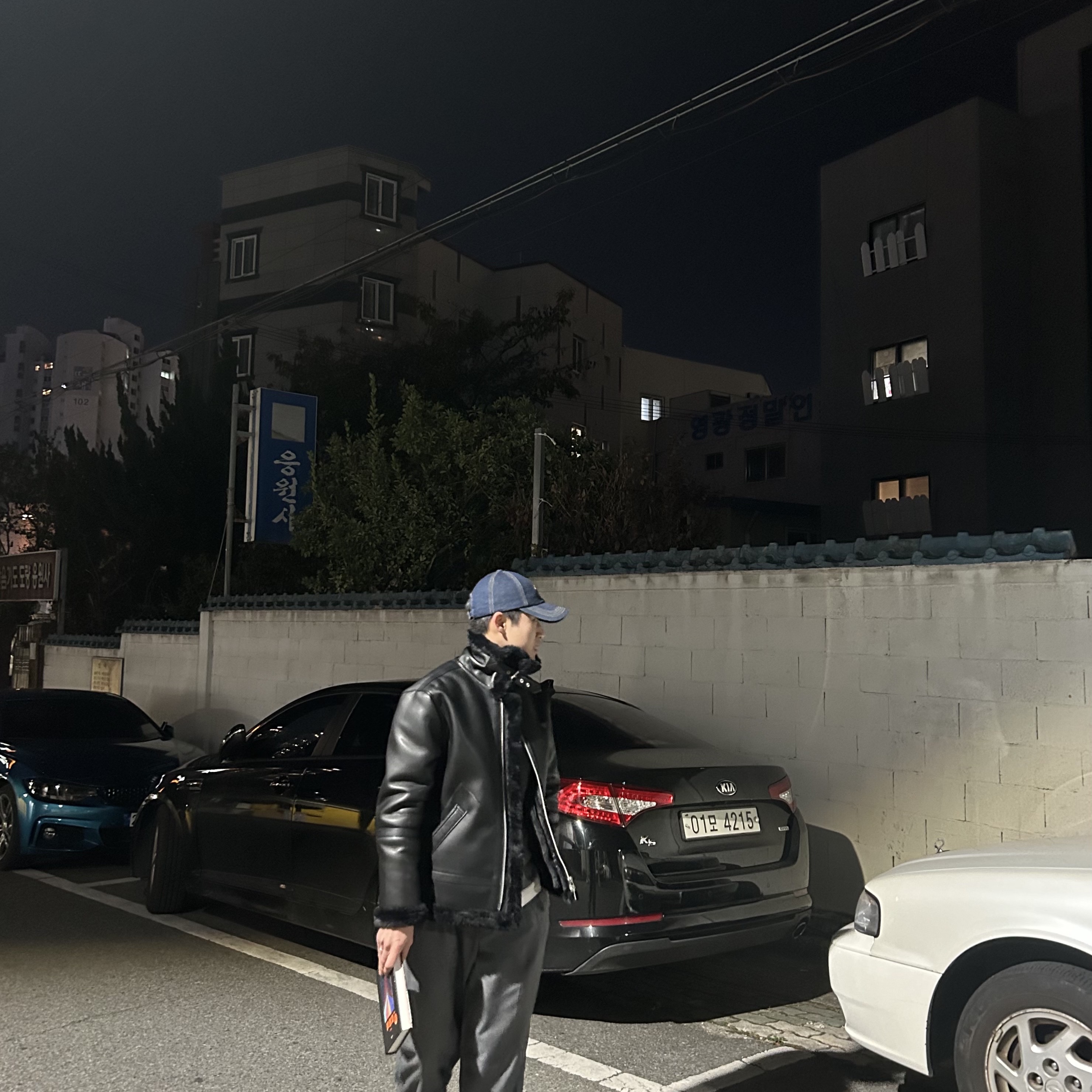 Matin Kim Denim Circle Logo Ball Cap Blue 착용 스타일 - 1