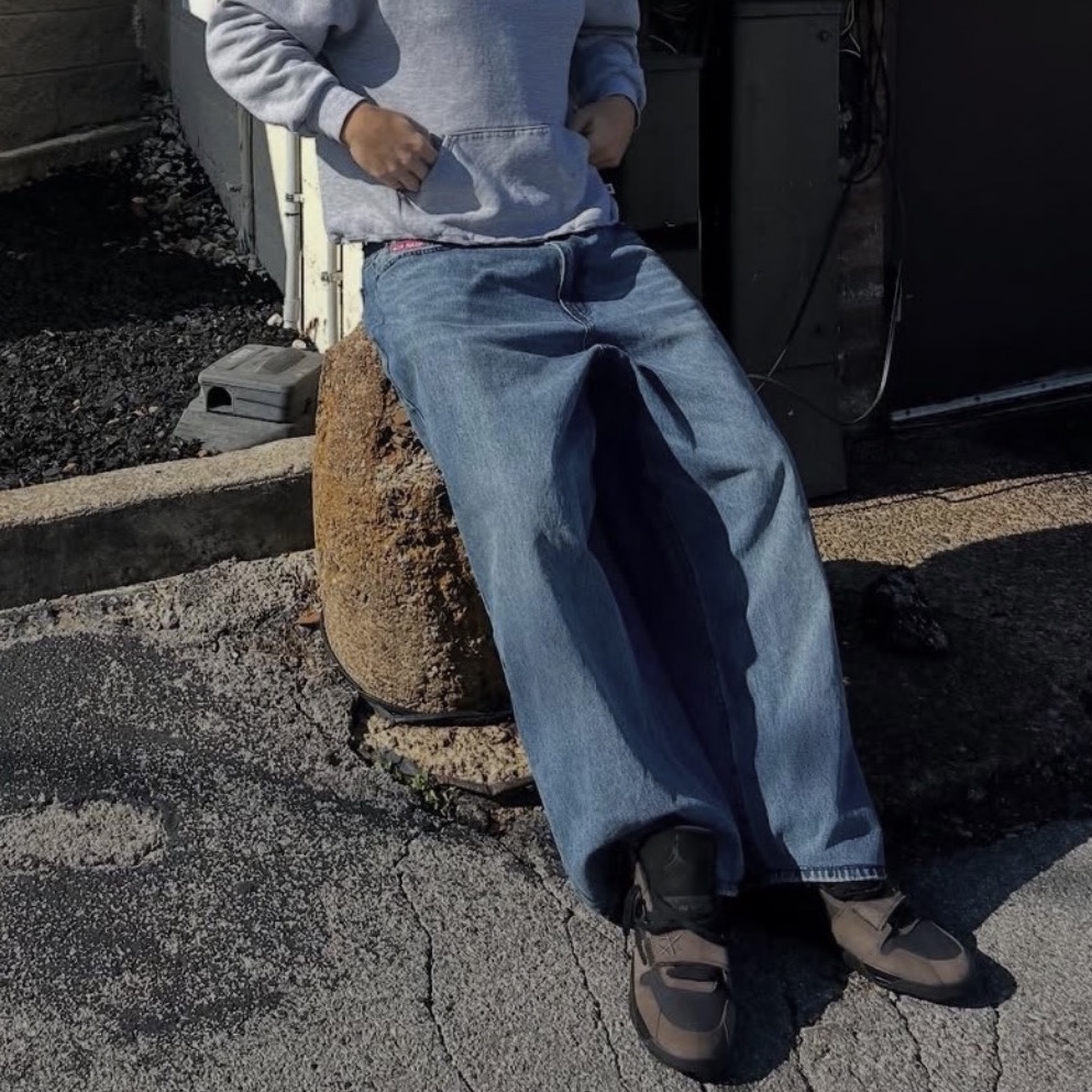 Jordan x Travis Scott Jumpman Jack TR Black and Dark Mocha 착용 스타일