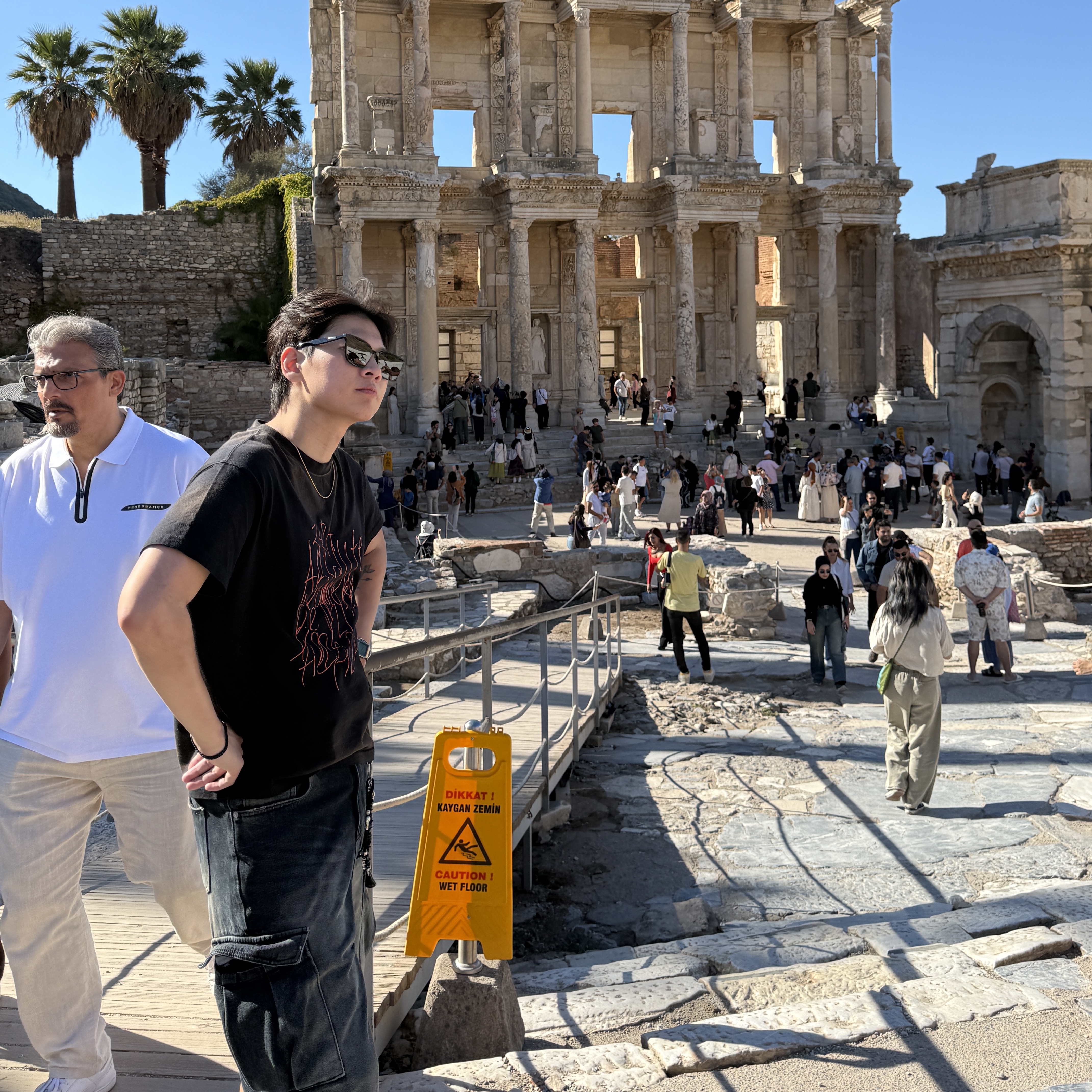 Zara x Andersson Bell Graphic T-Shirt Black, Crystal Haze Box Chain Gold 착용 스타일 - 2