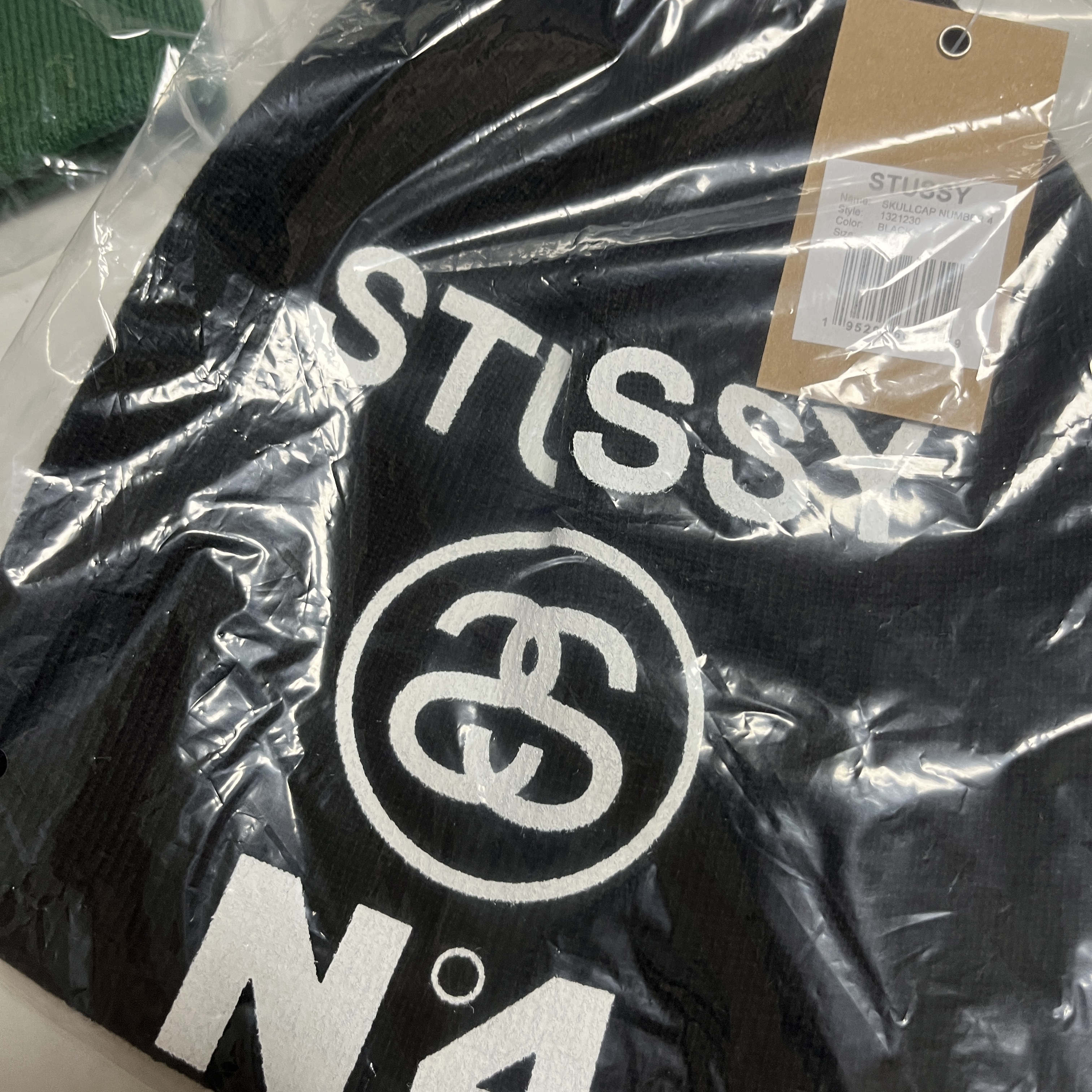 Stussy Skullcap Number 4 Black 착용 스타일