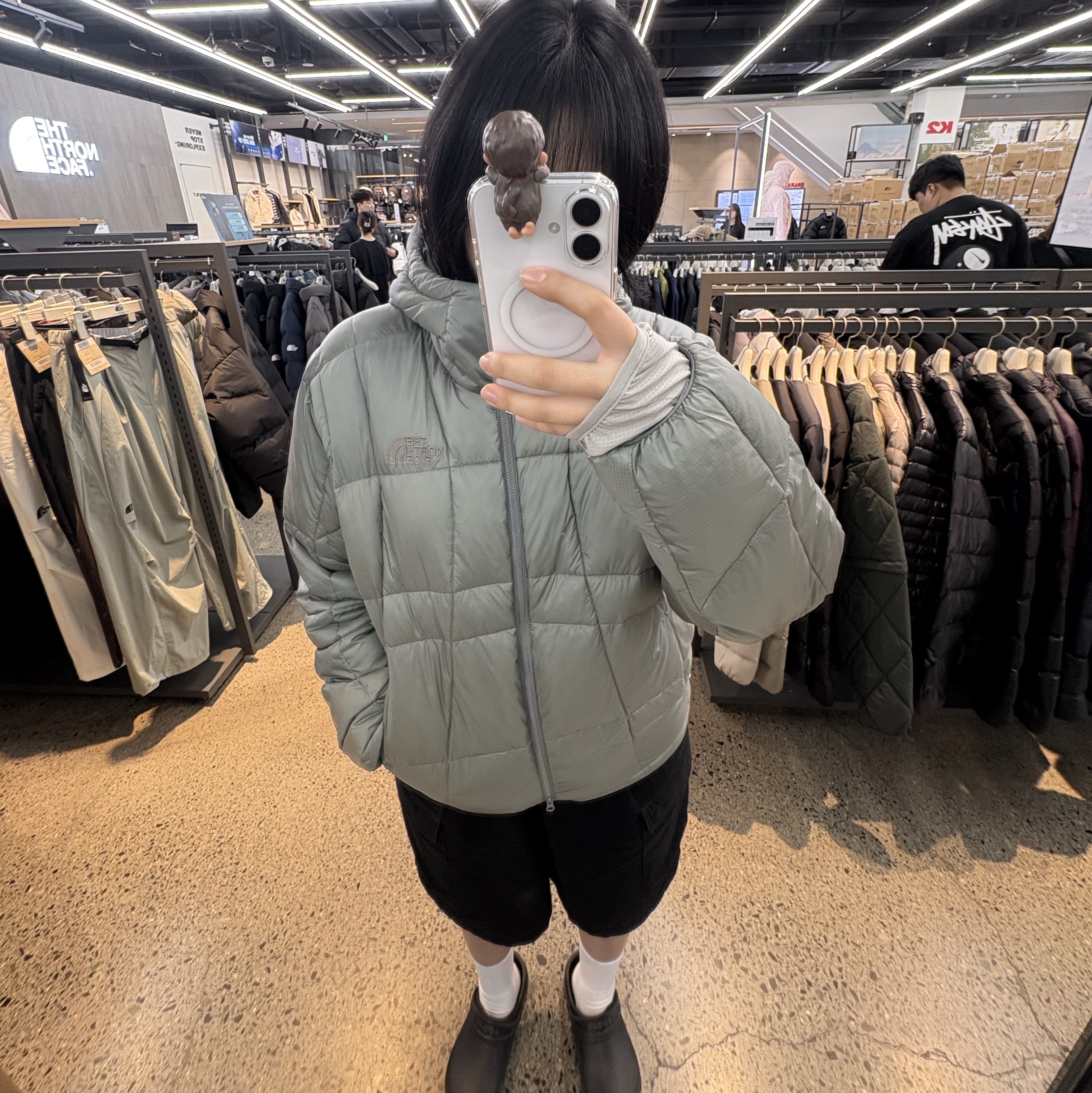 The North Face Wave LT On Jacket Gray, Sonny Angel x Monchhichi Hippers Sealed Case (1 Blind Boxes) 착용 스타일